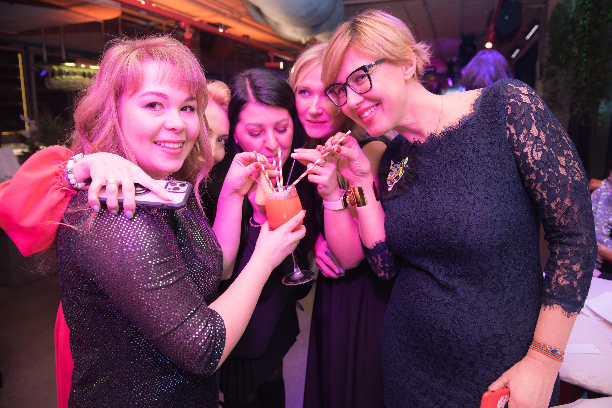 Новогодний девичник «Небанальный нетворкинг». Бренд-фотограф для экспертов и блогеров в Москве Влада Горбовская