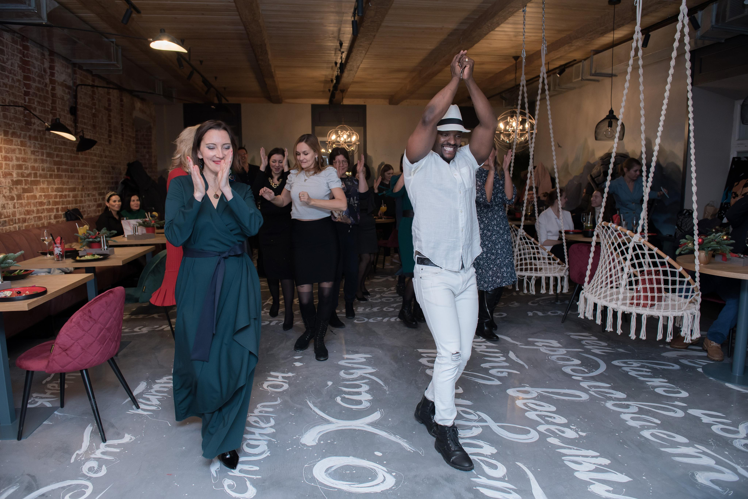 Открытие кафе-бара на Никольской. Бренд-фотограф для экспертов и блогеров в Москве Влада Горбовская