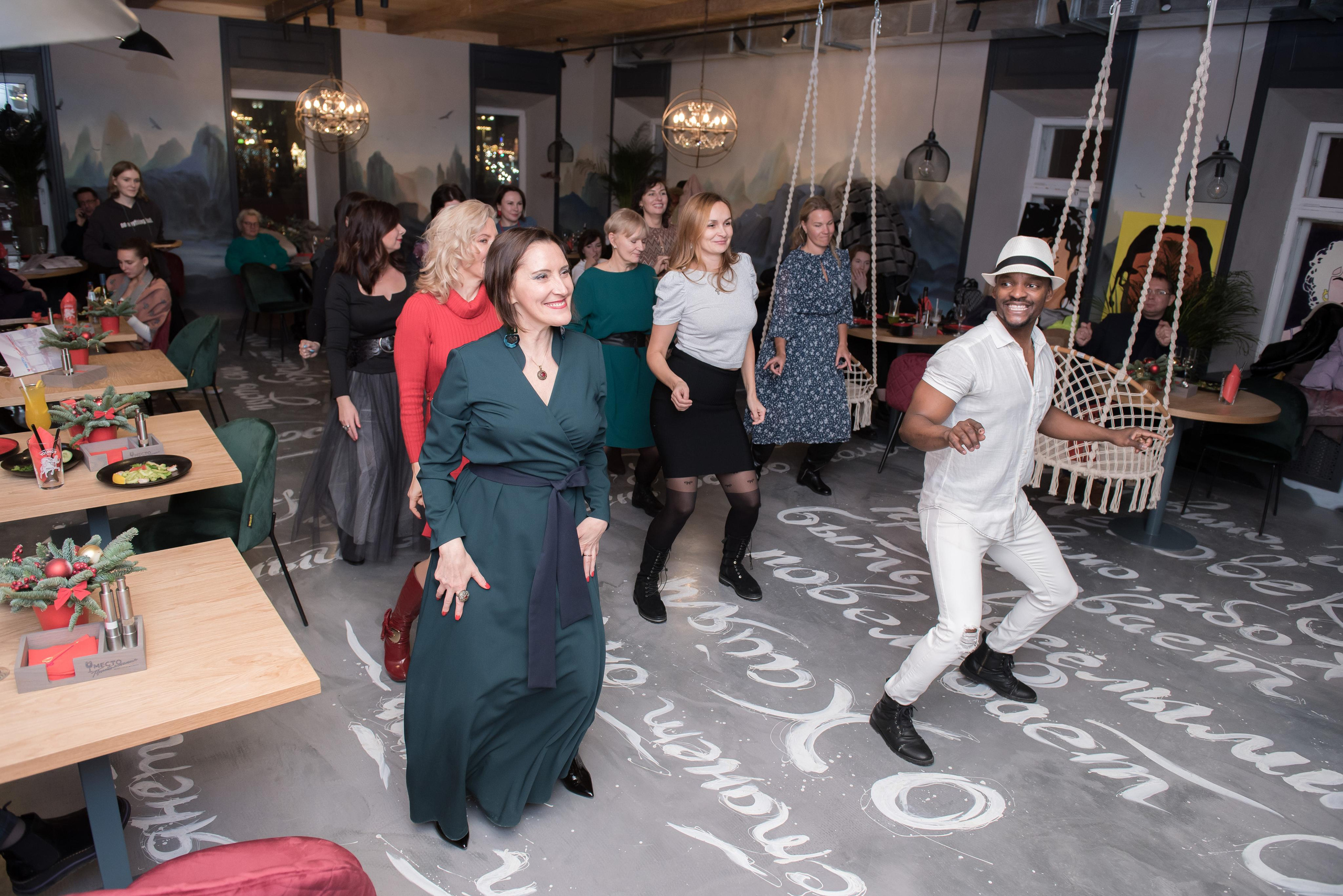 Открытие кафе-бара на Никольской. Бренд-фотограф для экспертов и блогеров в Москве Влада Горбовская