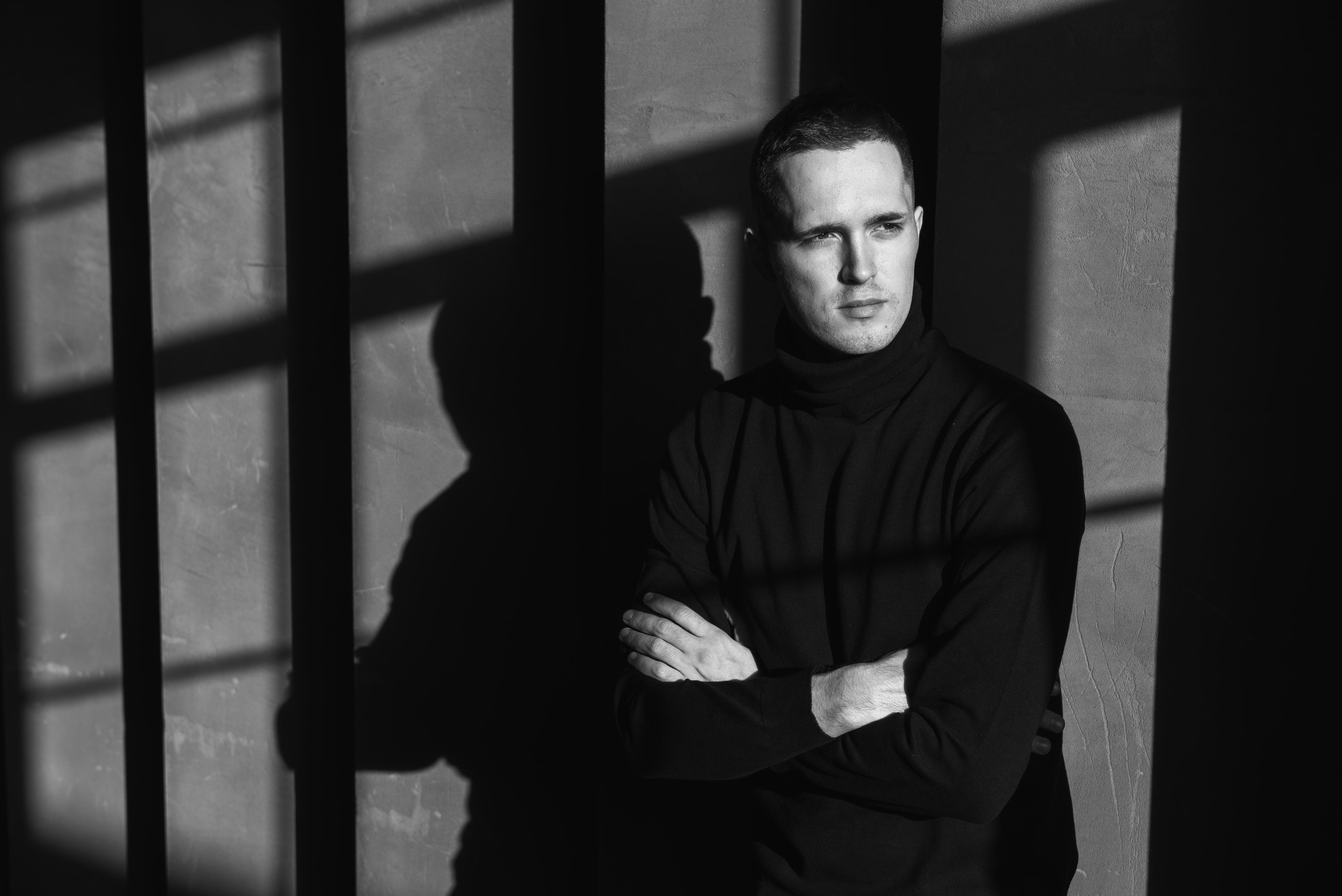 Илья, студия Лампа на Ткацкой. Бренд-фотограф для экспертов и блогеров в Москве Влада Горбовская