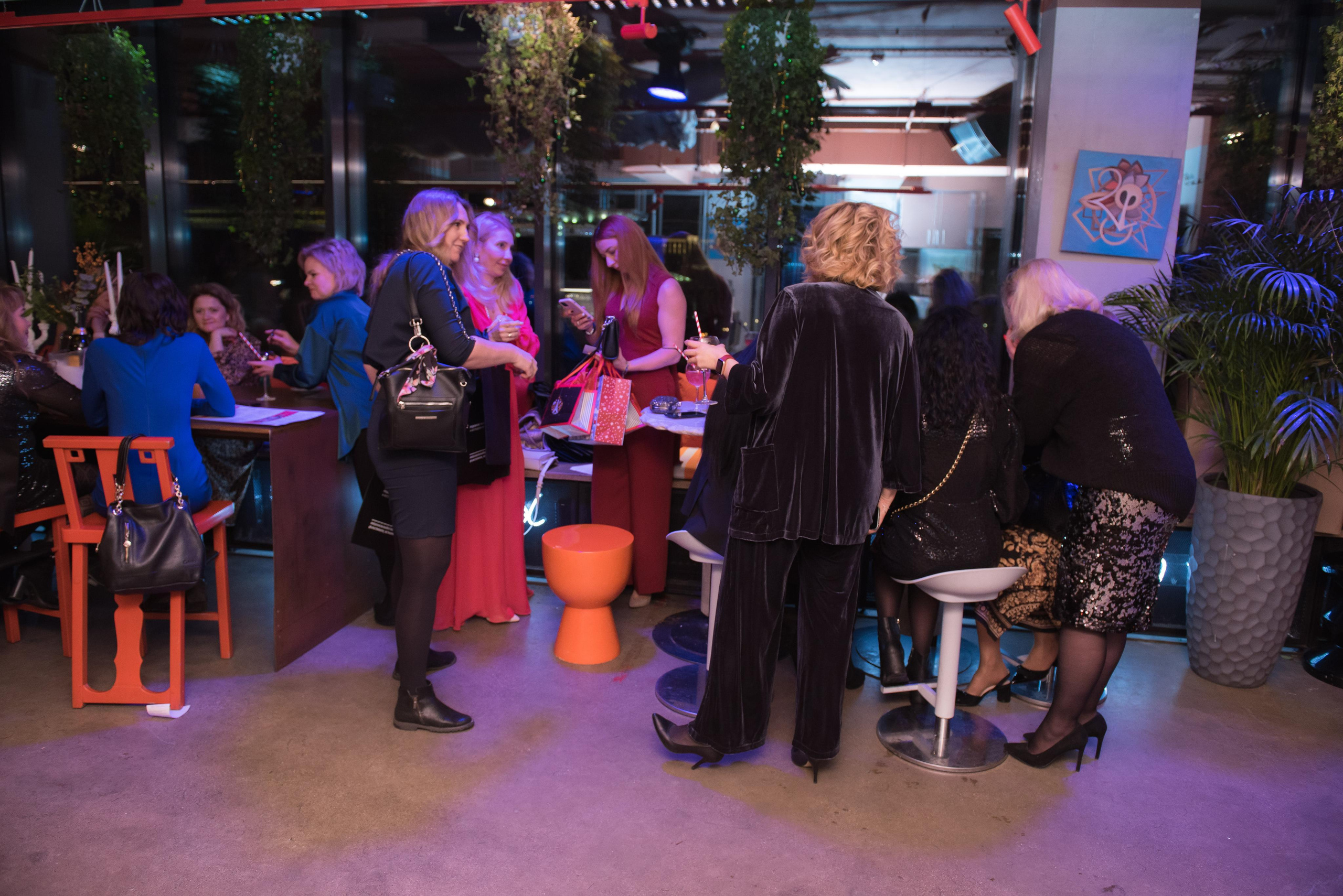 Новогодний девичник «Небанальный нетворкинг». Бренд-фотограф для экспертов и блогеров в Москве Влада Горбовская