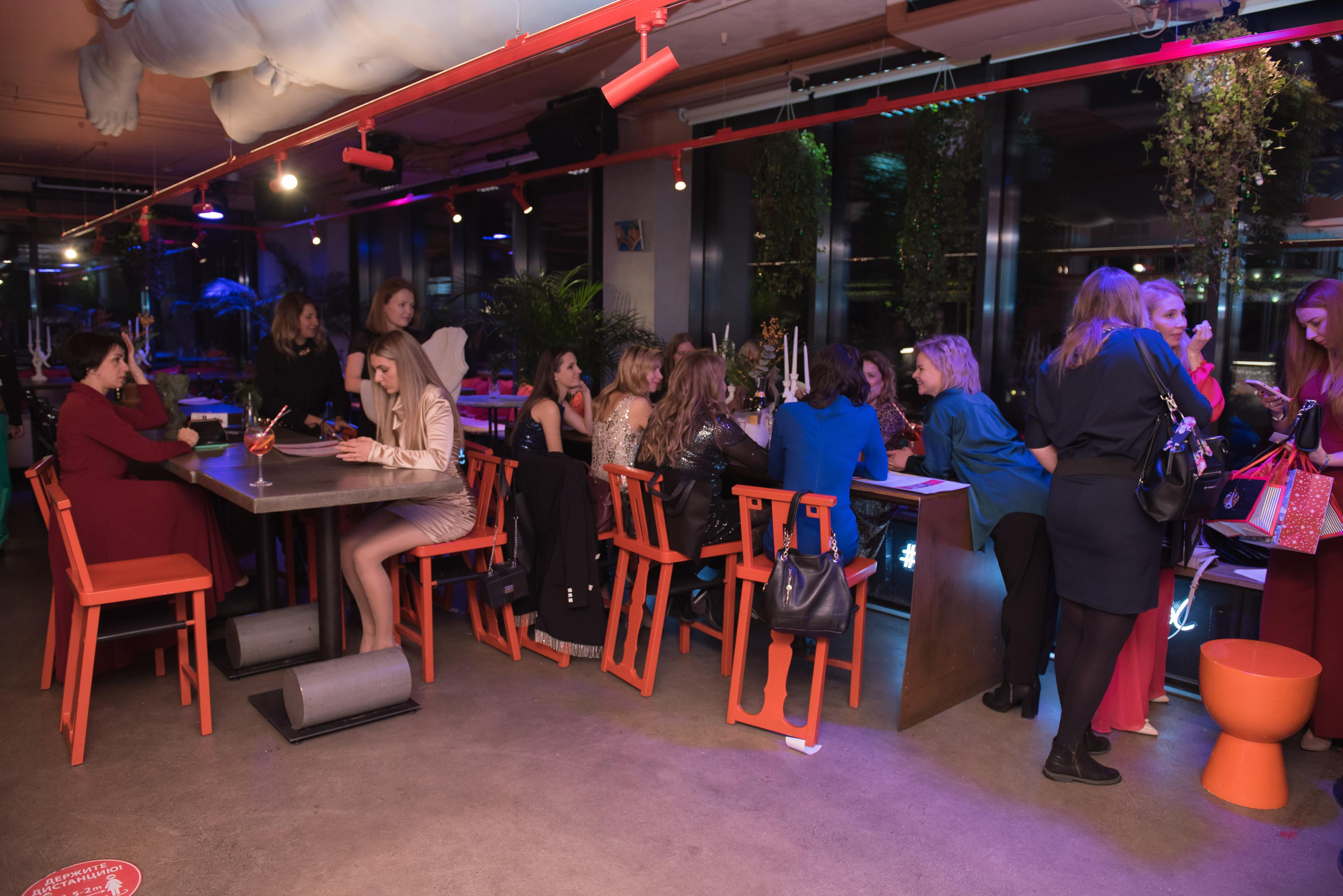 Новогодний девичник «Небанальный нетворкинг». Бренд-фотограф для экспертов и блогеров в Москве Влада Горбовская