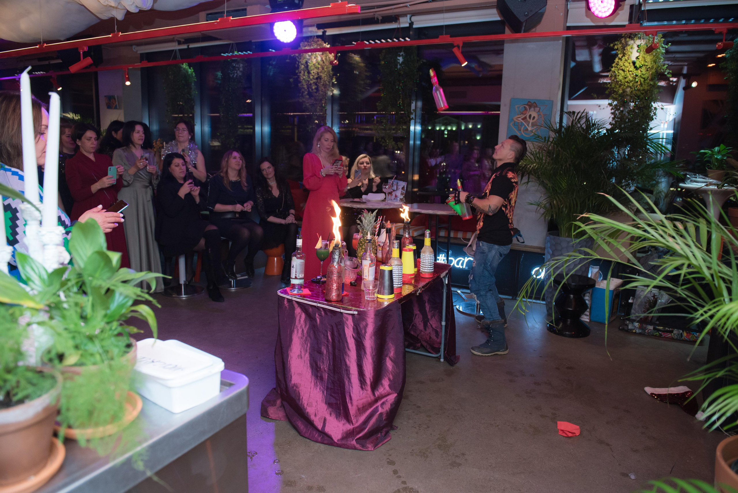 Новогодний девичник «Небанальный нетворкинг». Бренд-фотограф для экспертов и блогеров в Москве Влада Горбовская