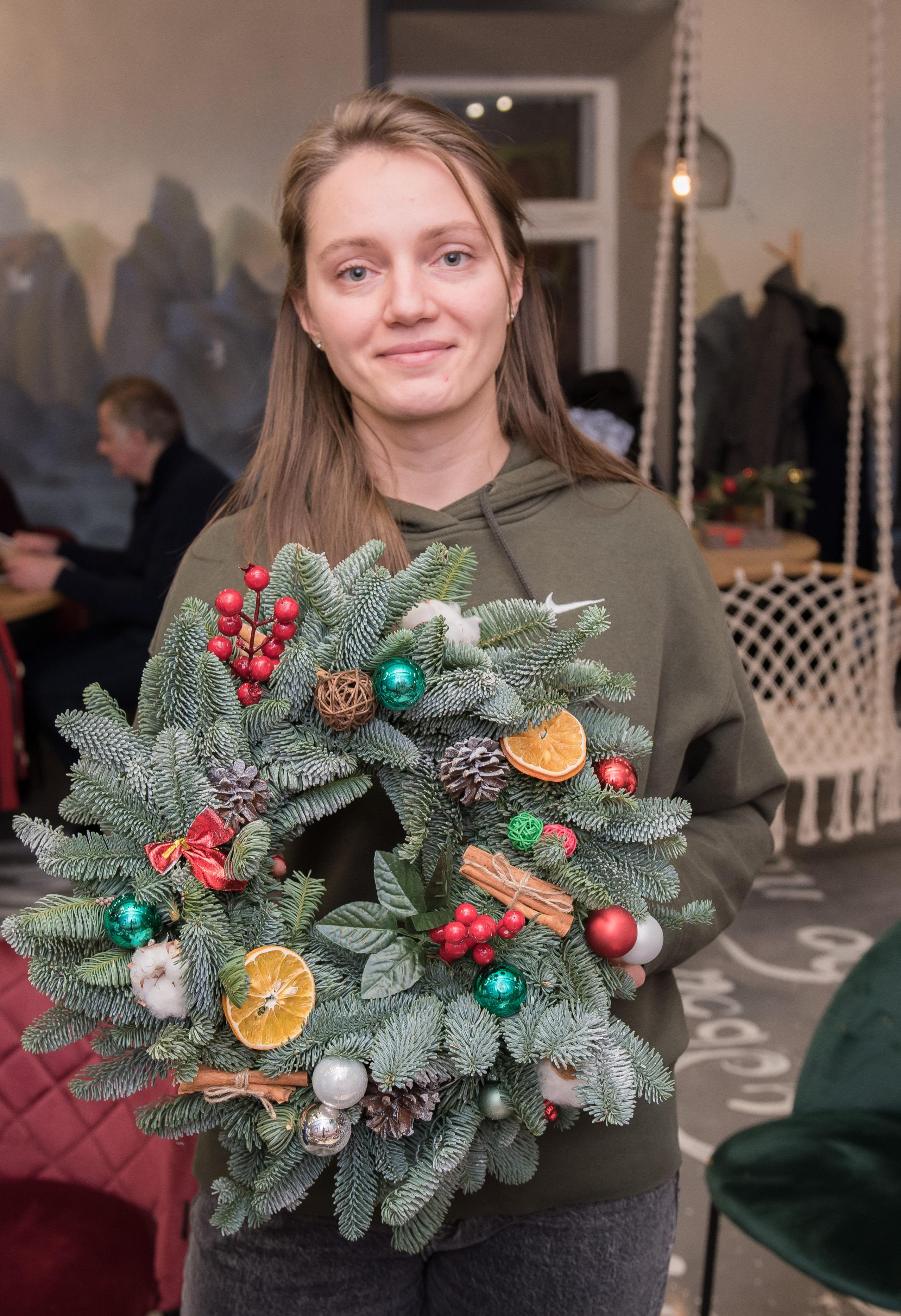 МК по новогодним венкам. Бренд-фотограф для экспертов и блогеров в Москве Влада Горбовская