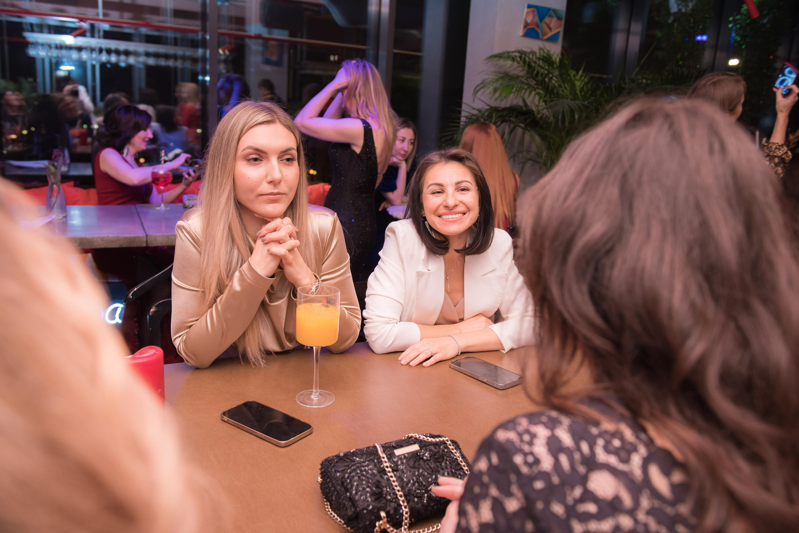 Новогодний девичник «Небанальный нетворкинг». Бренд-фотограф для экспертов и блогеров в Москве Влада Горбовская