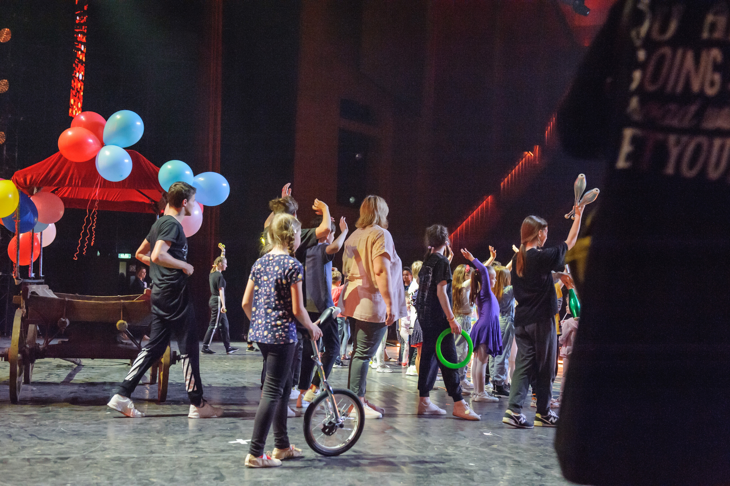 Концерт «Взрослые и Дети. Непоседам — 30!». Бренд-фотограф для экспертов и блогеров в Москве Влада Горбовская