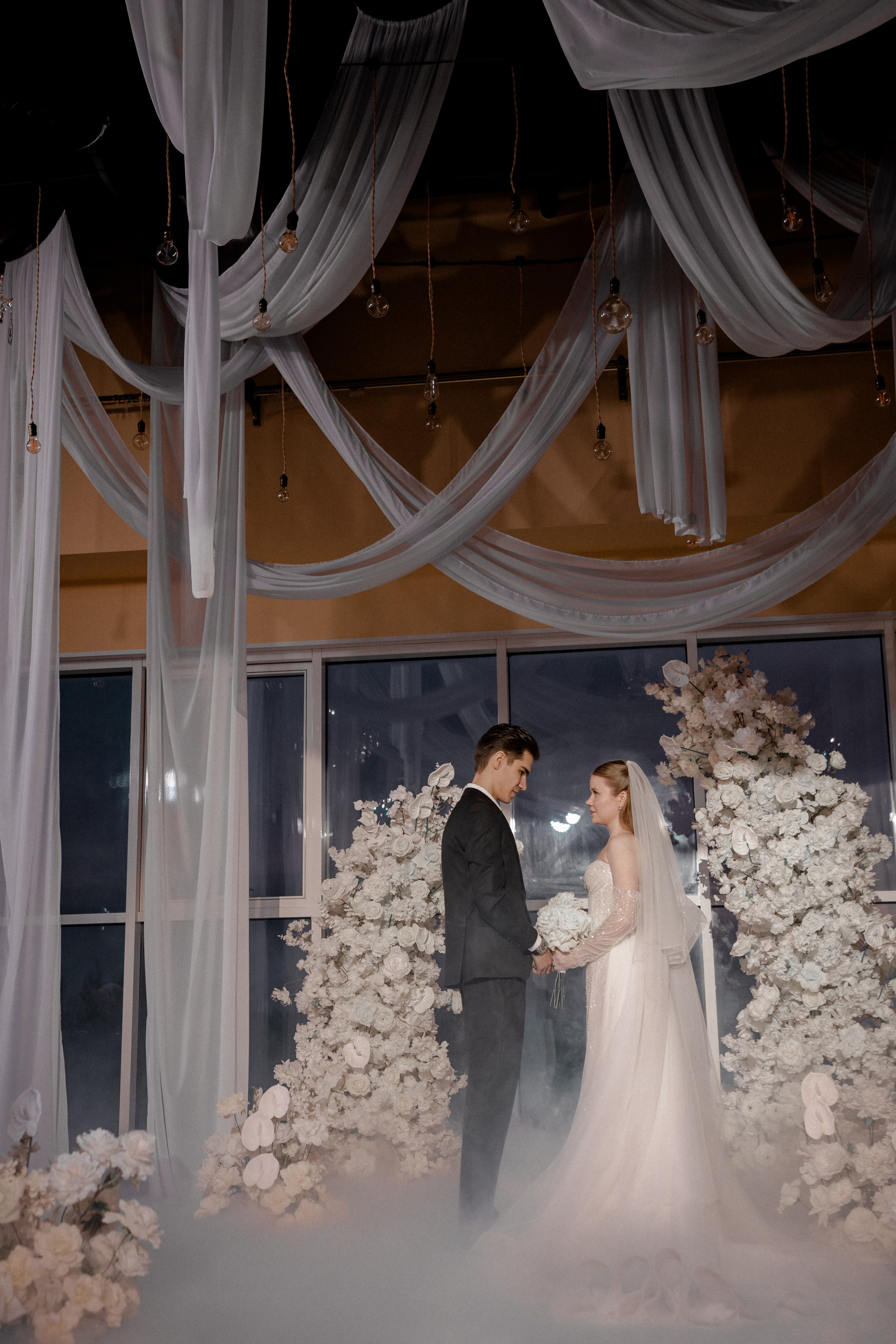 СВАДЕБНАЯ СЬЕМКА СБОРОВ В ОТЕЛЕ И ВЫЕЗД НА ЦЕРЕМОНИЮ (СНЯТО В СИБИРЕ В НИЖНЕВАРТОВСКЕ). Профессиональный фотограф, Санкт-Петербург — Виктория Богомолова