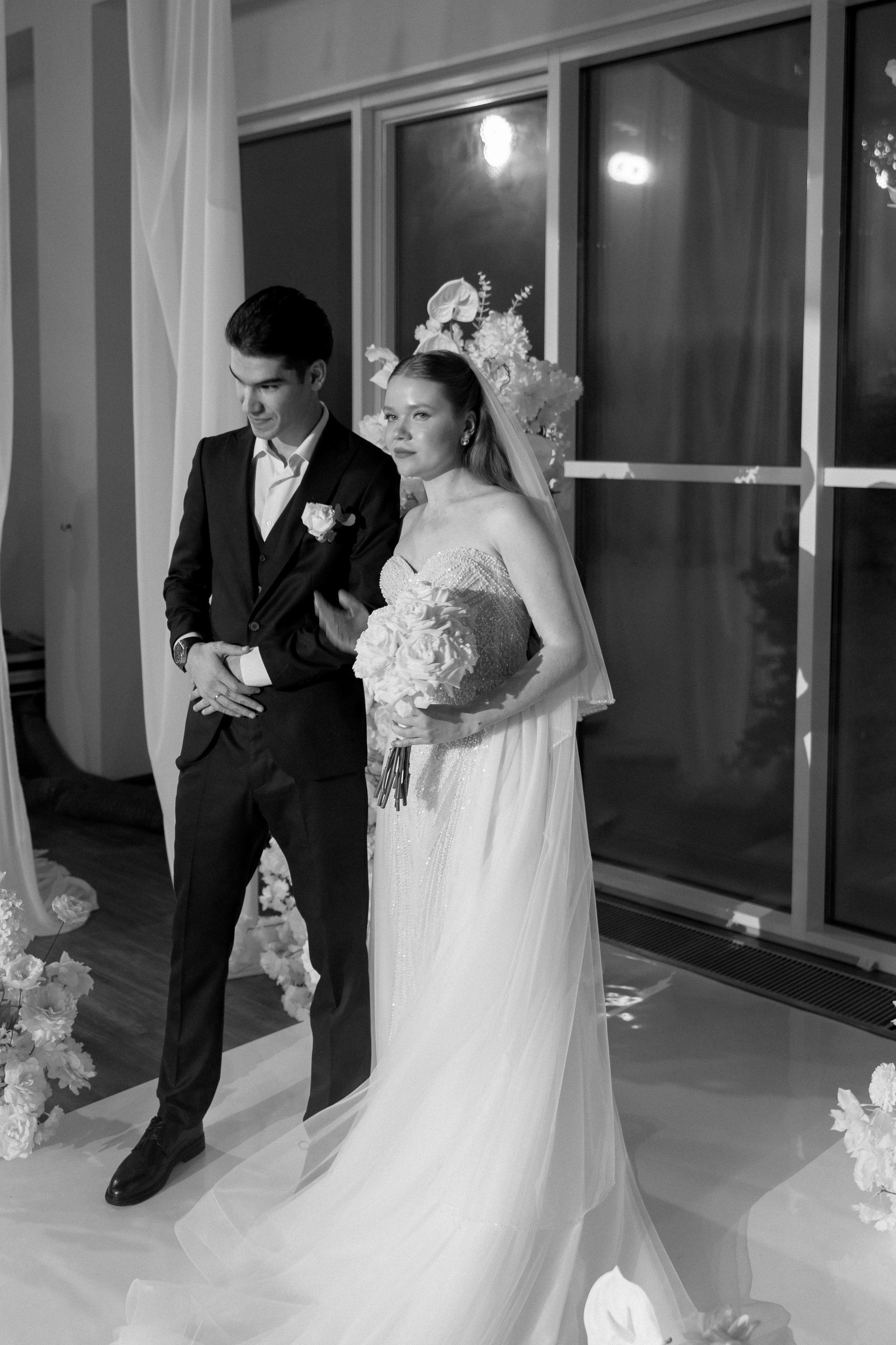 СВАДЕБНАЯ СЬЕМКА СБОРОВ В ОТЕЛЕ И ВЫЕЗД НА ЦЕРЕМОНИЮ (СНЯТО В СИБИРЕ В НИЖНЕВАРТОВСКЕ). Профессиональный фотограф, Санкт-Петербург — Виктория Богомолова