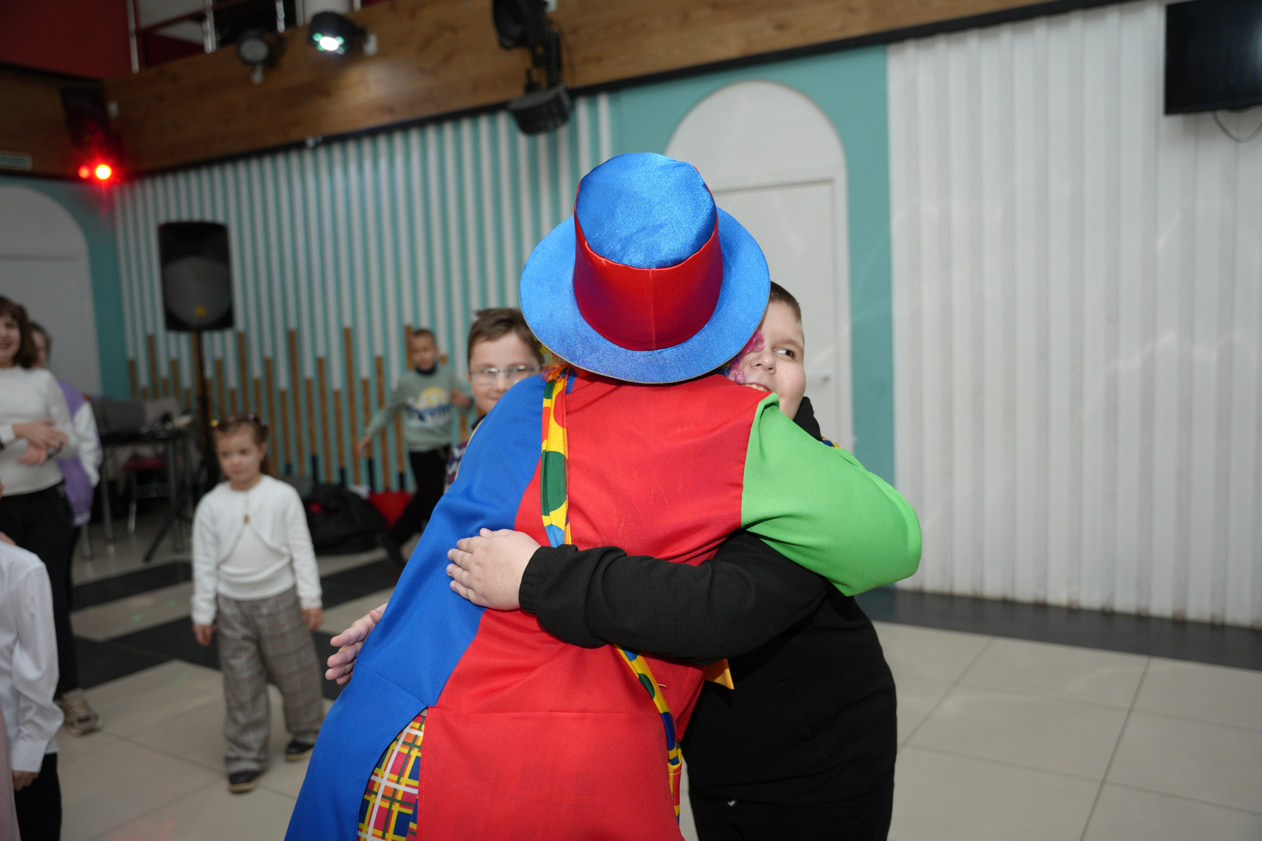 Социально —благотворительная акция «Ты в этом мире не один», посвященная Международному дню инвалидов. ВЫПУСКНЫЕ АЛЬБОМЫ, Школьный фотограф, семейный и свадебный в Саратове и области Ольга Плаксина