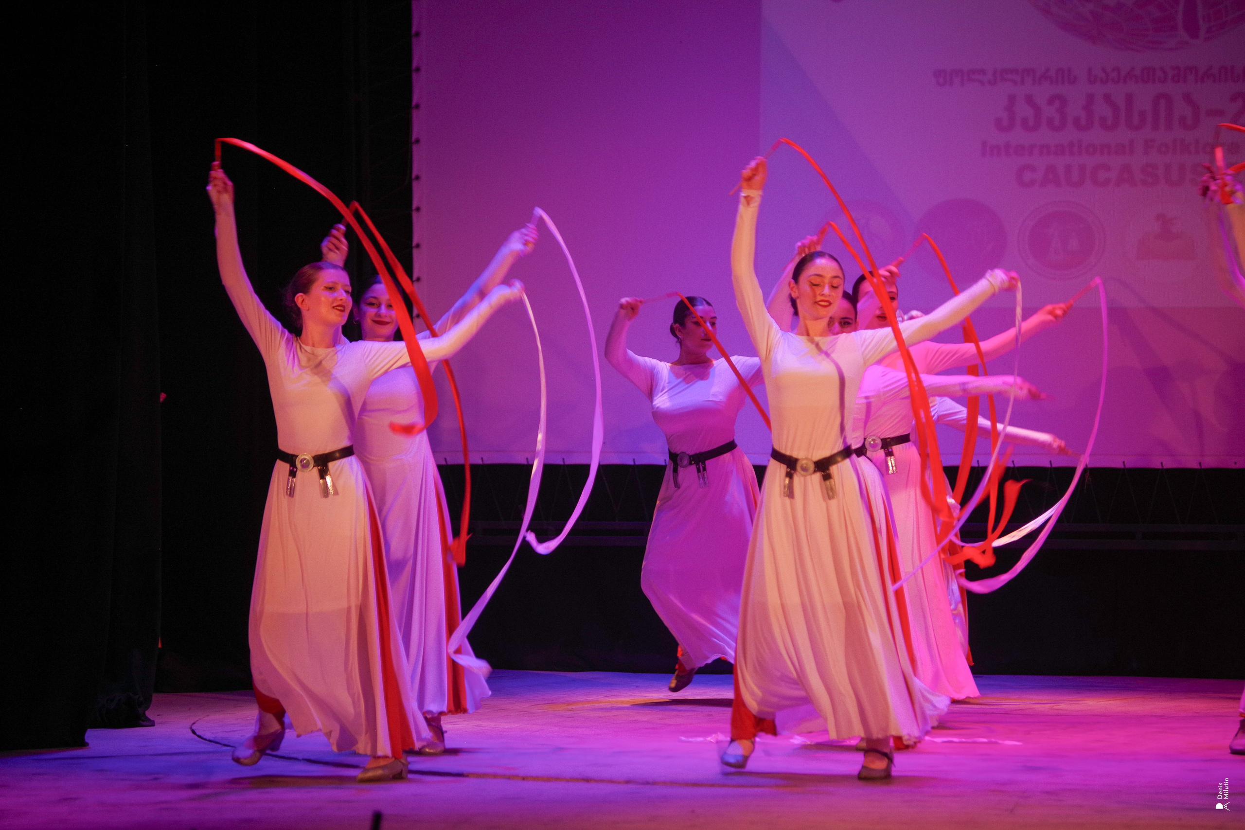 Танцы в прекрасном Они. Портретный фотограф Денис Милютин