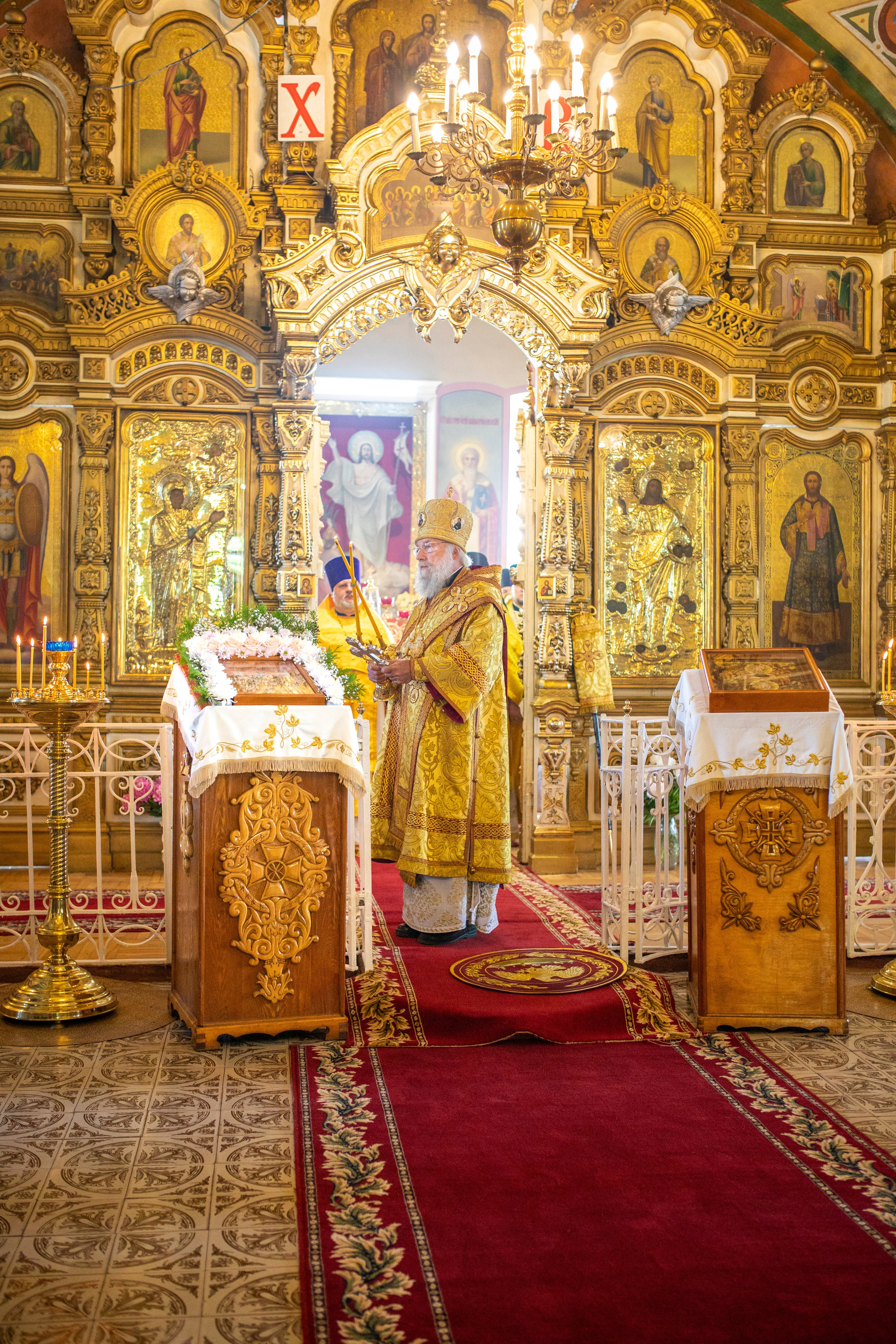 Служба епископа Александровского и Юрьев-Польского Иннокентия. Арт- фотограф Москва