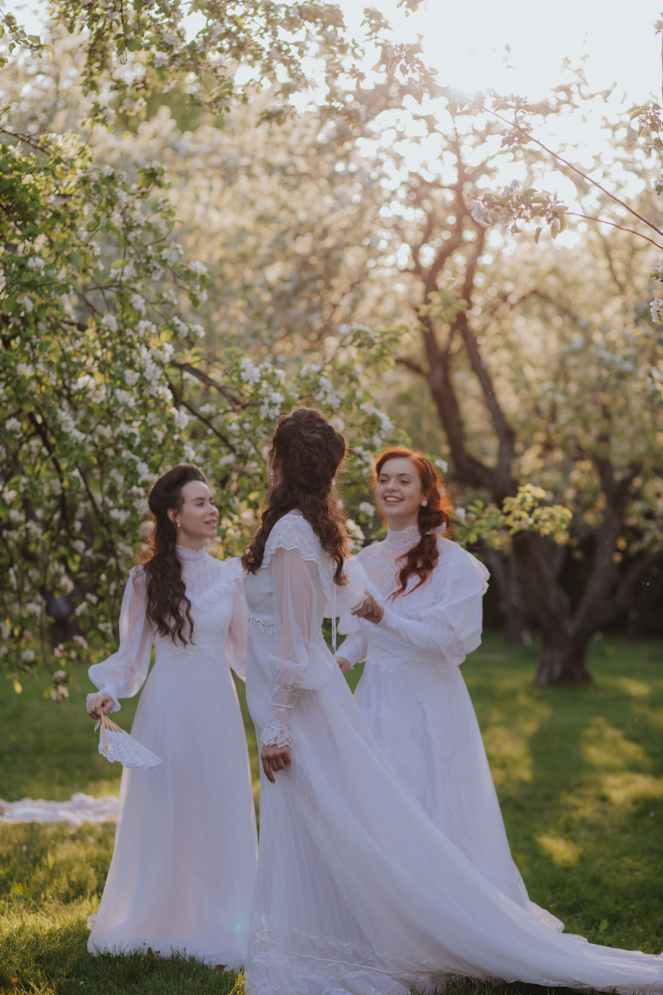 Яблоневый сад. Художественная винтажная фотография