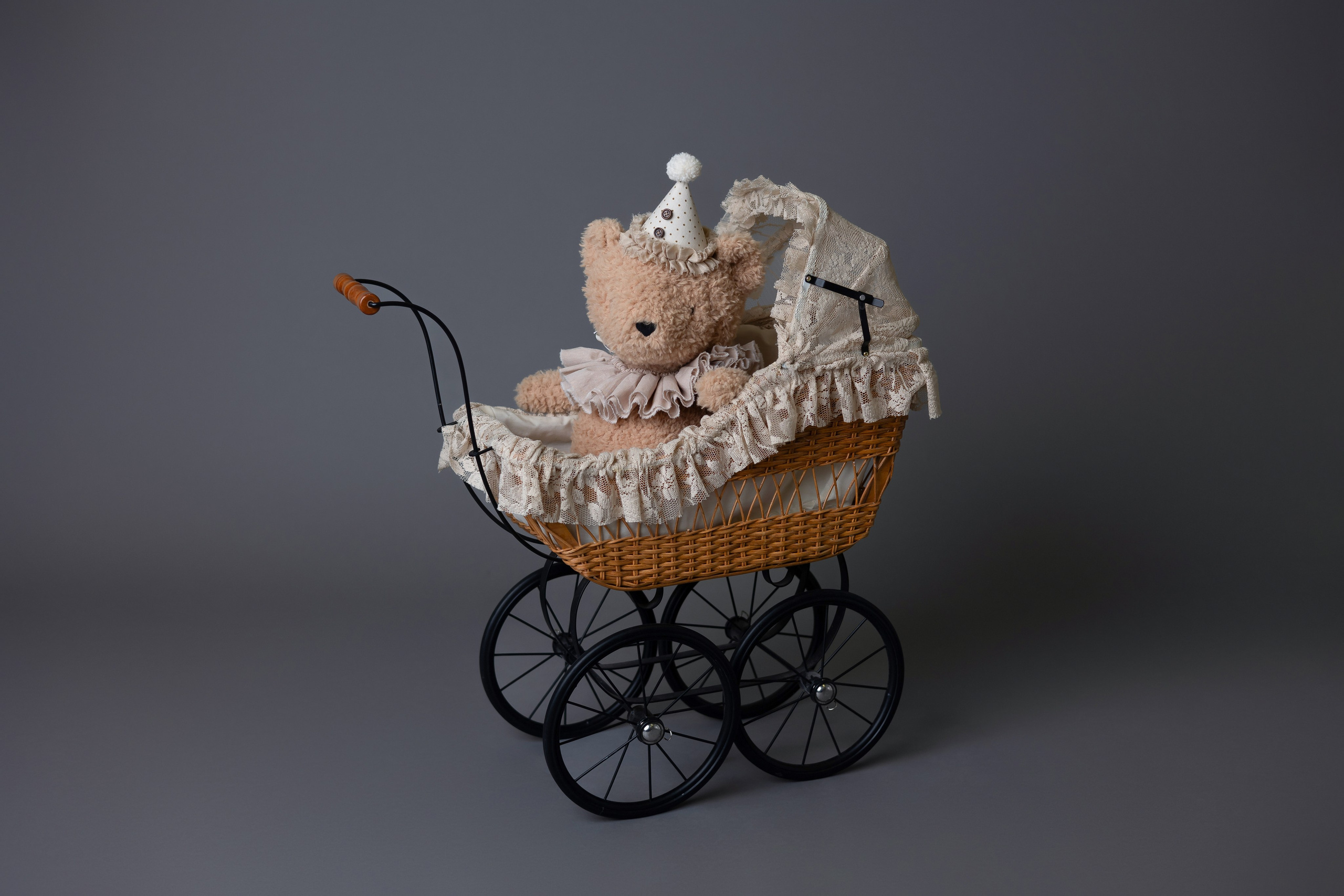 ДЕРЕВЯННЫЙ РЕКВИЗИТ. Фотостудия в Строгино