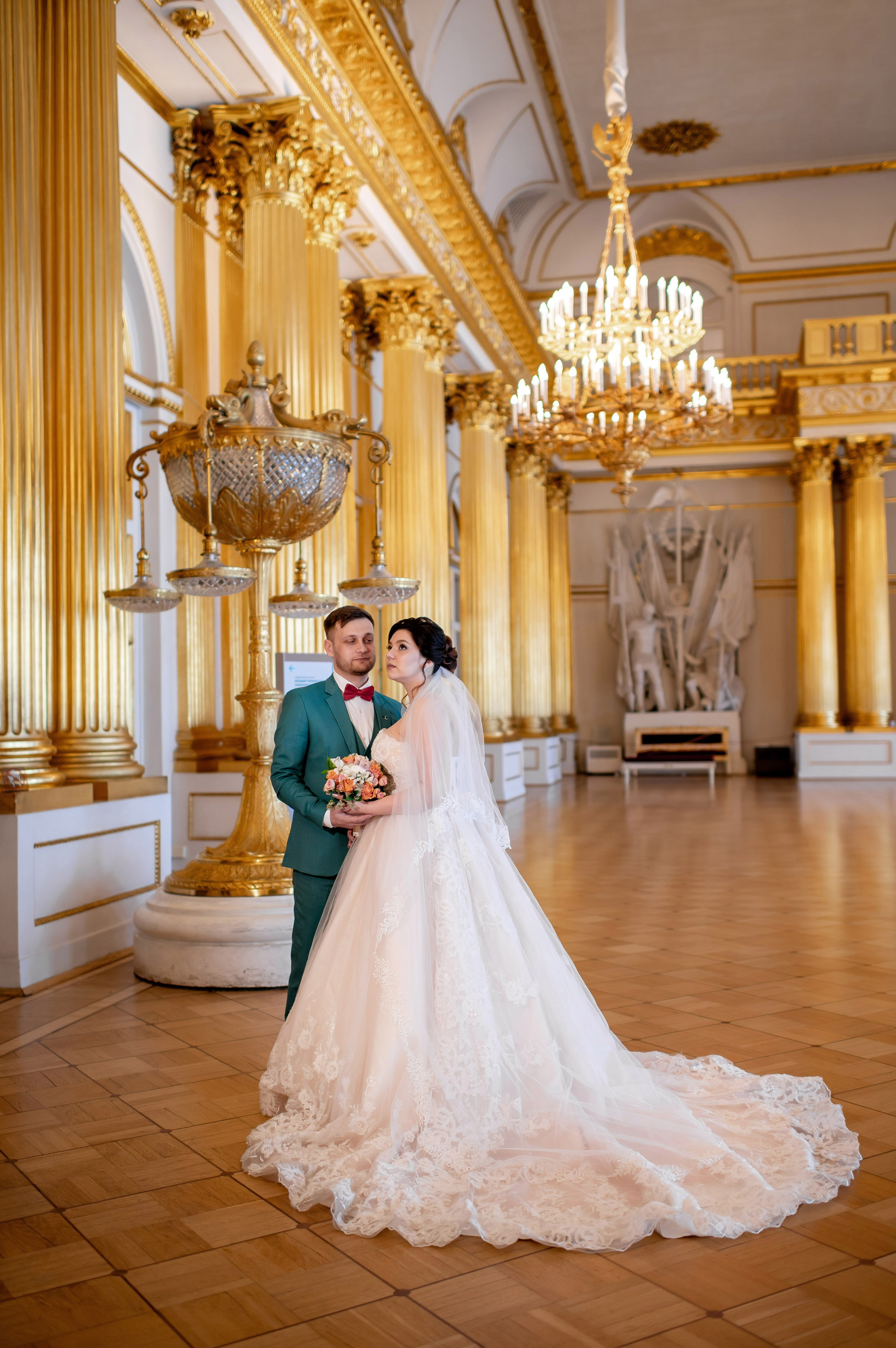Самая красивая свадебная фотосессия в Эрмитаже. Лучшие свадебные фотографии в Эрмитажа. Портретный, семейный и свадебный фотограф в Санкт-Петербурге и в Пушкине Ширяев Денис
