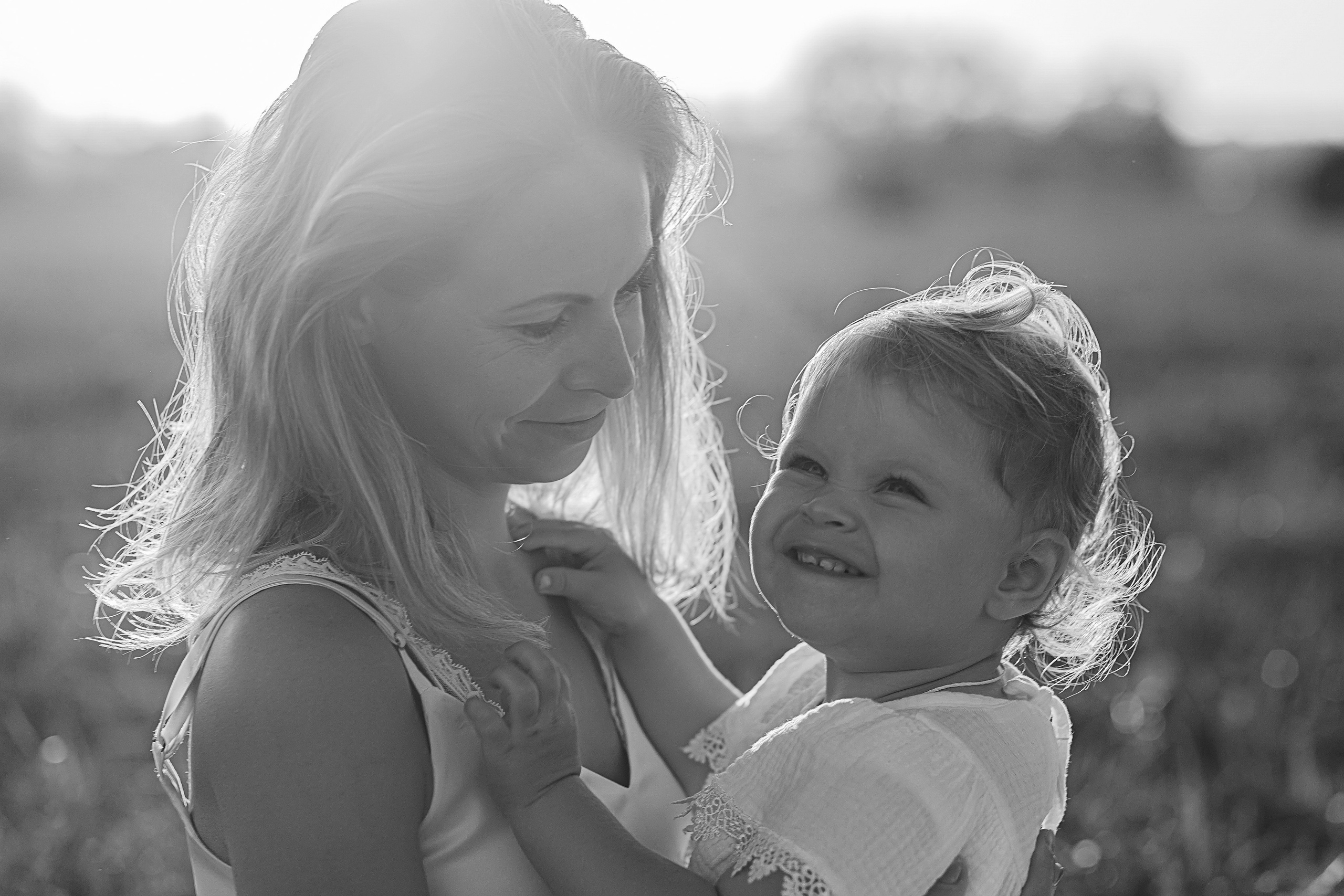 Фотосессия в поле со стогами. Семейный и женский фотограф в Москве Надежда Воробьева