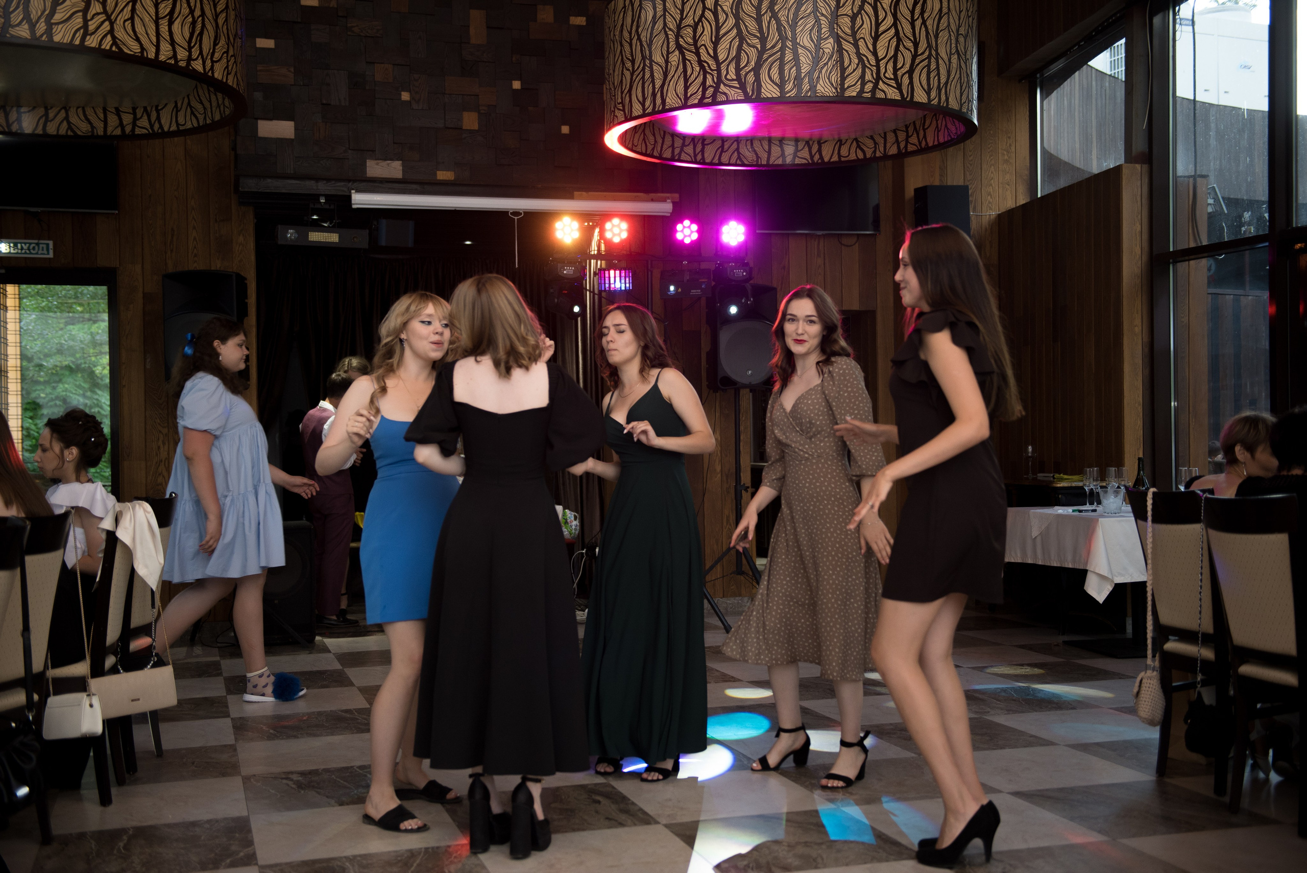 Выпускной — 11 класс. Фотограф Семён Пишта