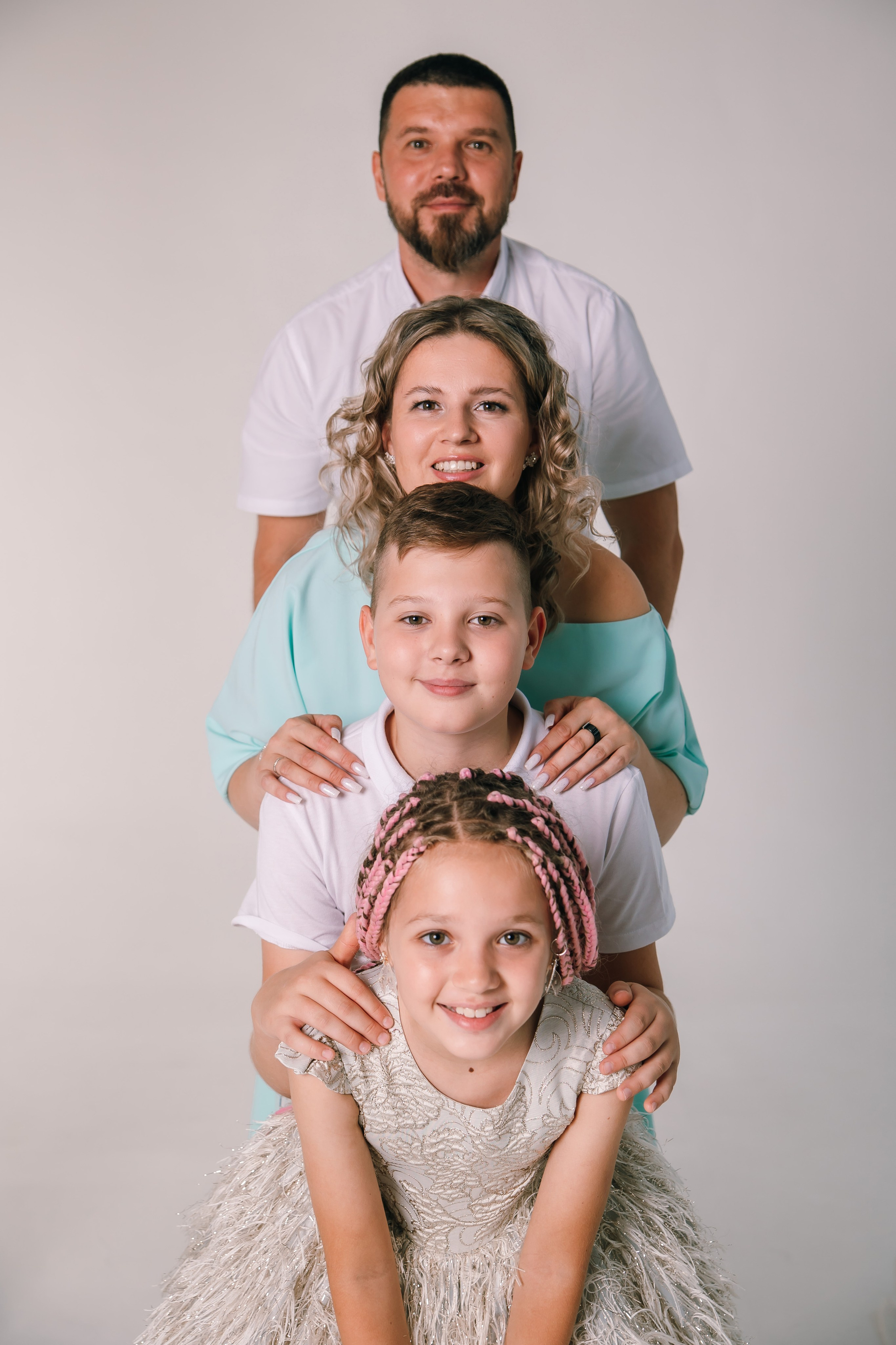 Фотосессия большой семьёй в студии в Екатеринбурге. Свадебный, семейный фотограф, контент съёмка. Екатеринбург. Елена Граф