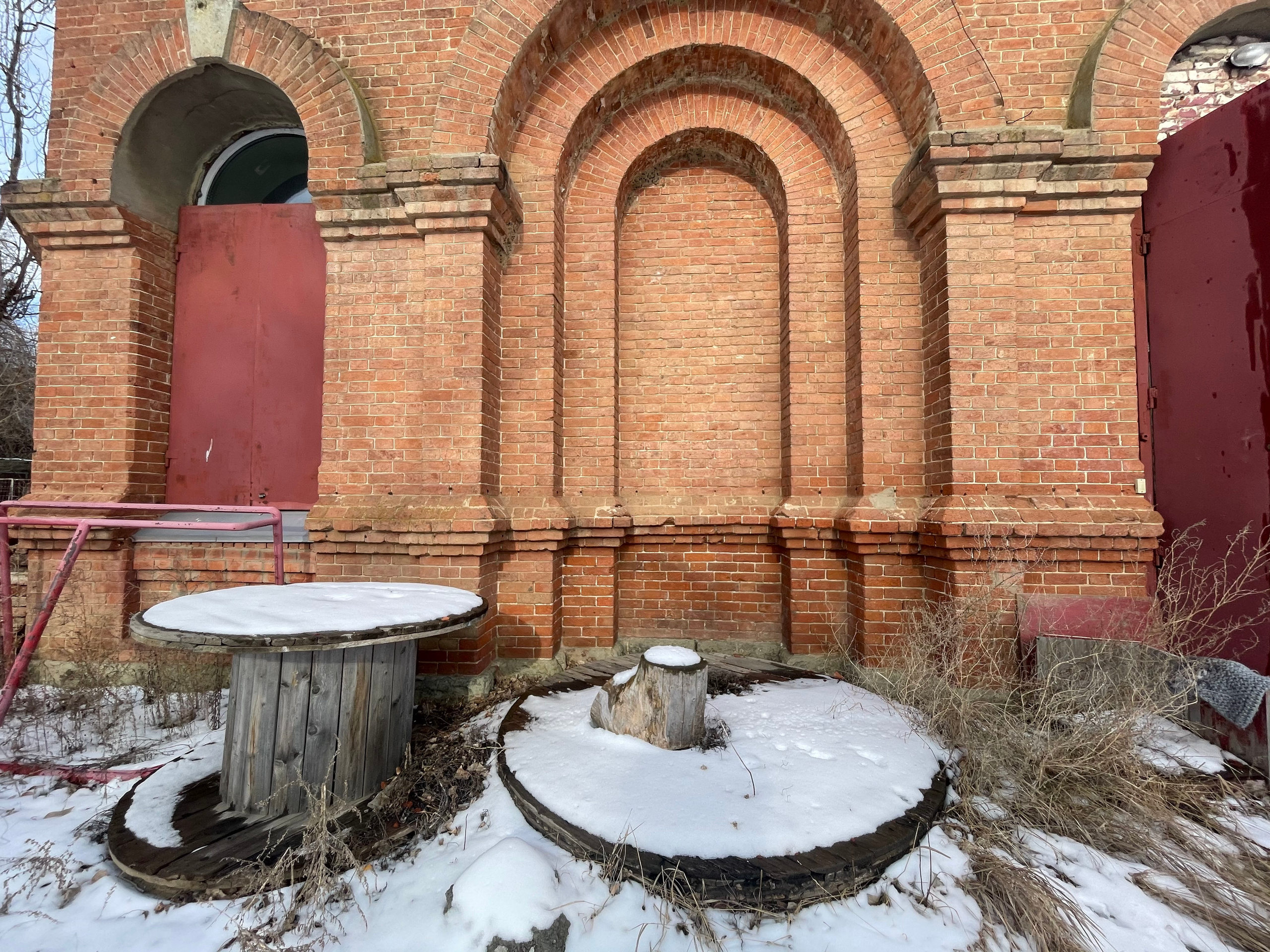 20 005 Здание красный кирпич. ВИЗУАЛЬНЫЕ И ЗВУКОВЫЕ РЕШЕНИЯ ДЛЯ БИЗНЕСА И СЪЁМОК ТЕЛЕТЕЛА