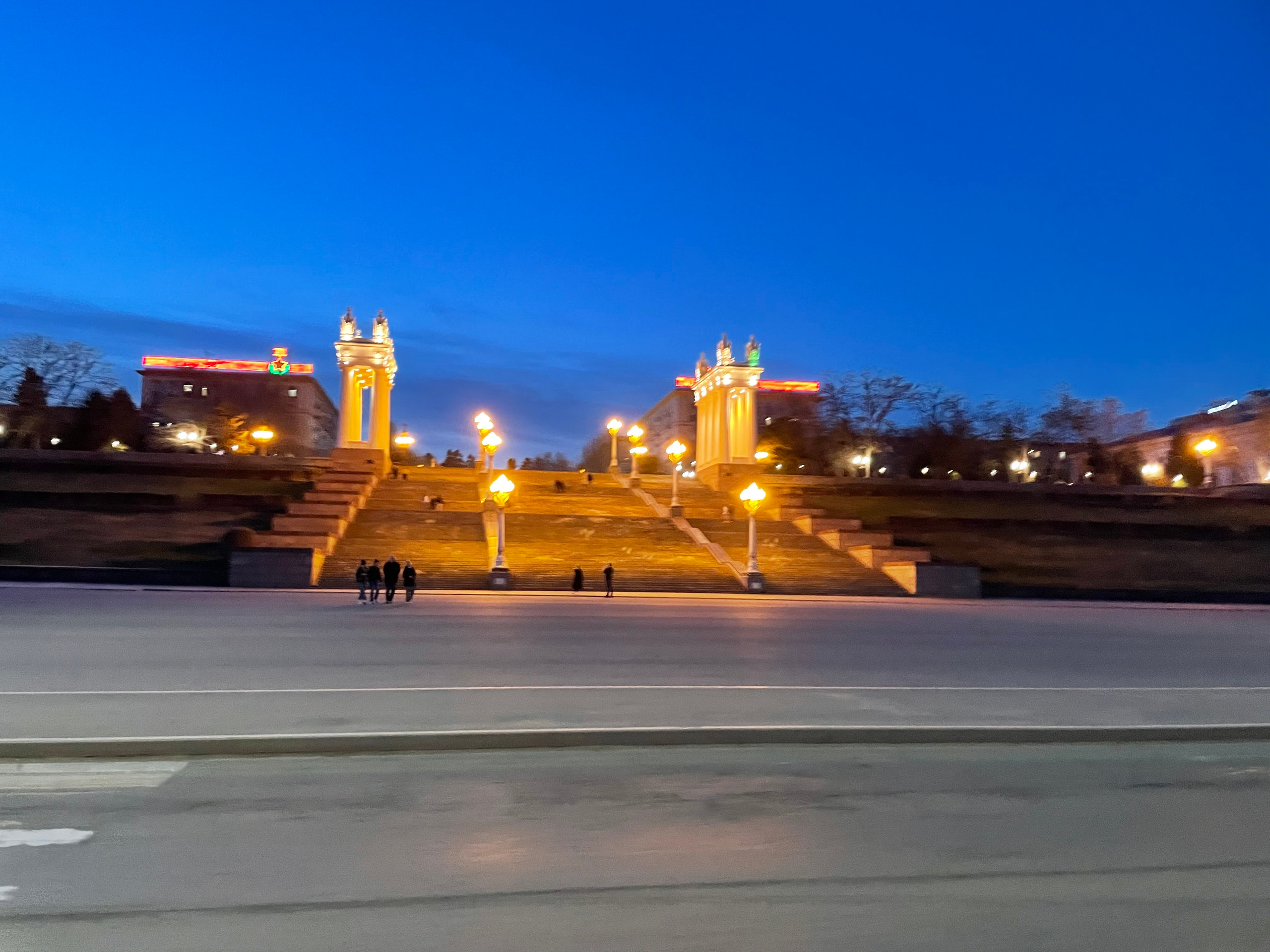 21 328 Лестница, пропилеи. ВИЗУАЛЬНЫЕ И ЗВУКОВЫЕ РЕШЕНИЯ ДЛЯ БИЗНЕСА И СЪЁМОК ТЕЛЕТЕЛА