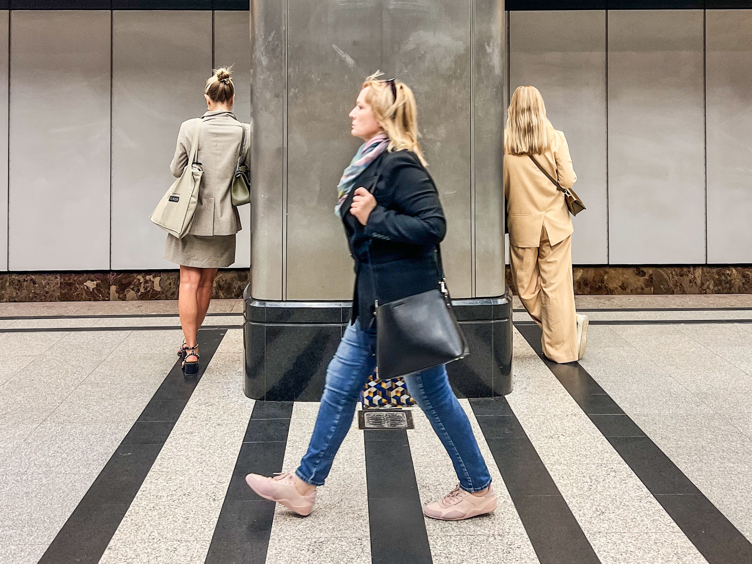 Стрит фото Москва. Фотограф Лобанов Антон, г. Москва