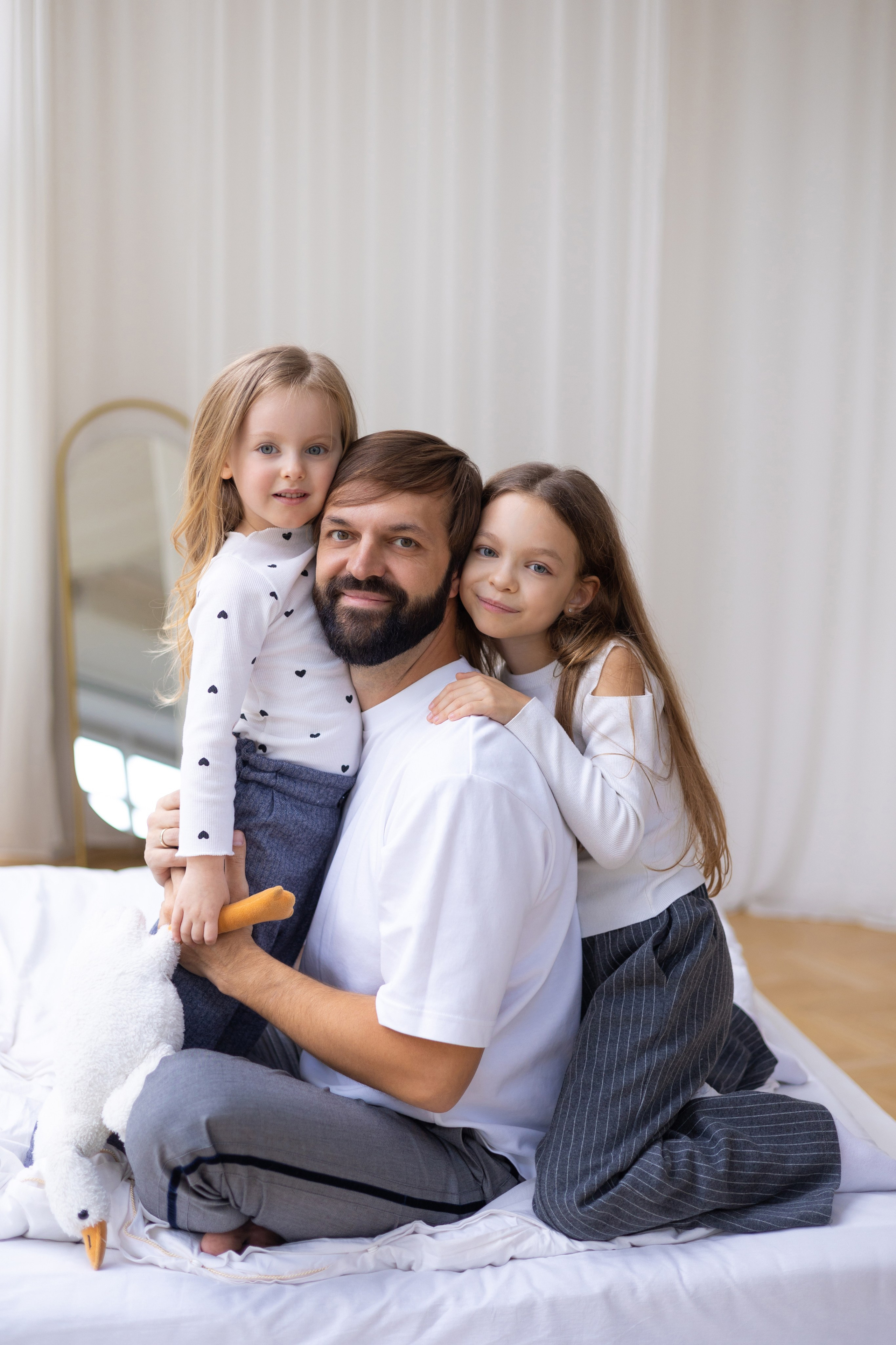 Антон с дочками. СЕМЕЙНАЯ ФОТОСЕССИЯ МОСКВА