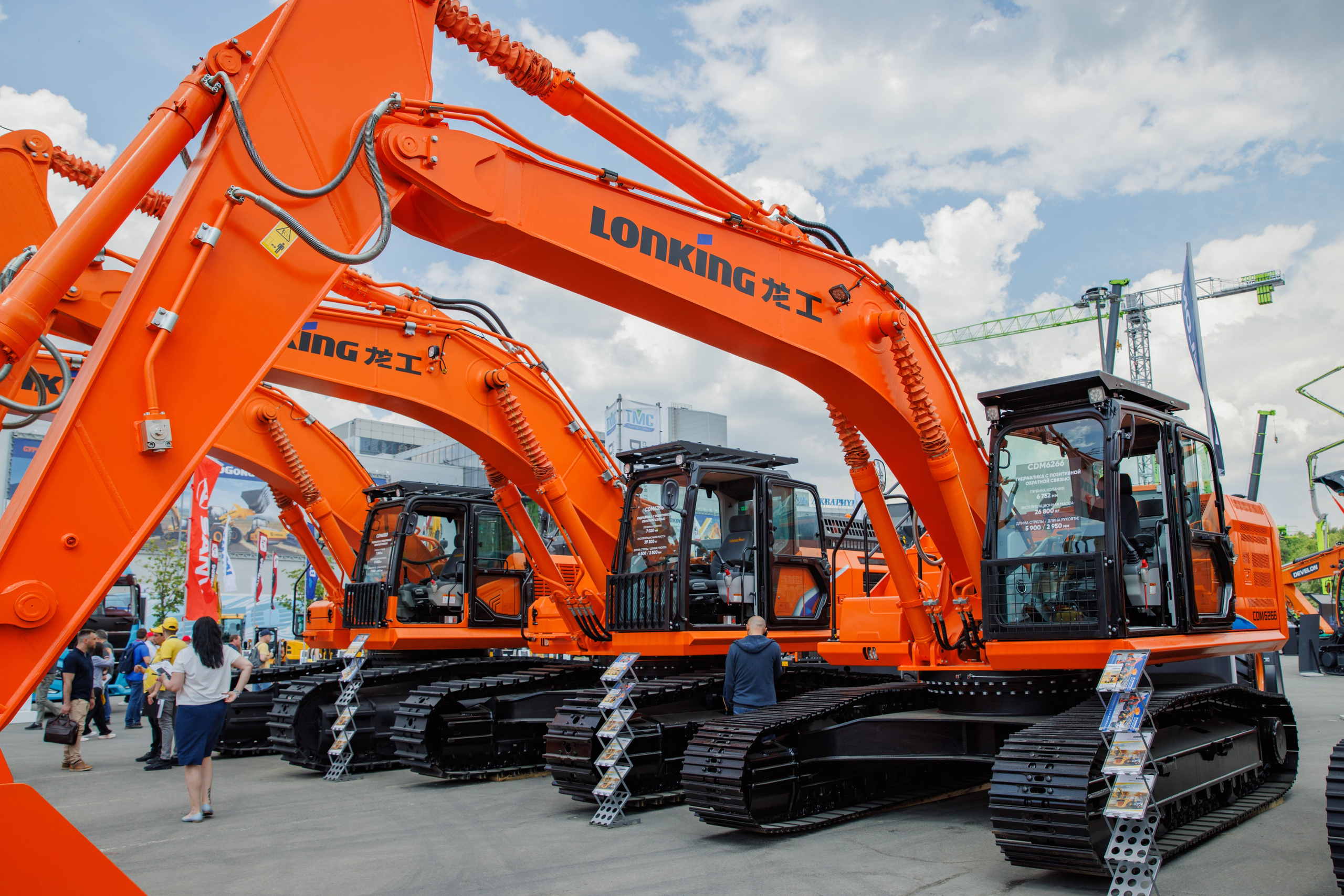 Выставка Спец. Техники. Фотограф Москва Шептаев Артём