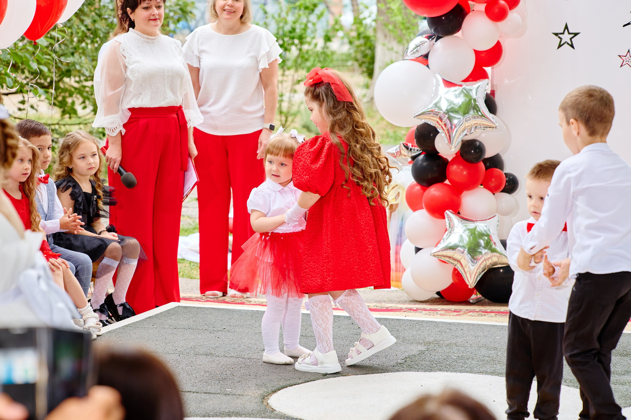 Выпускной 45 сад. Фотограф Выпускные альбомы Таганрог Сергей Коробченко