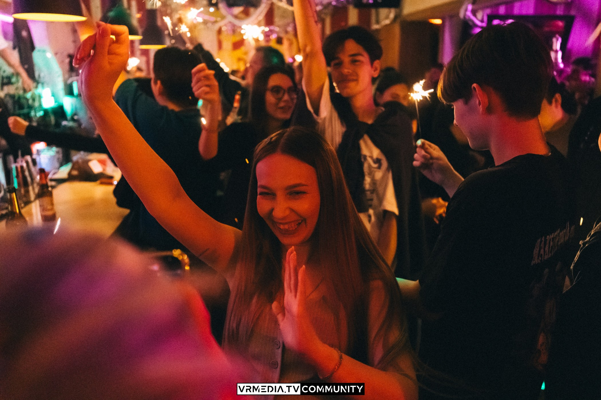 Бар «Cosmo»: Прощальная вечеринка