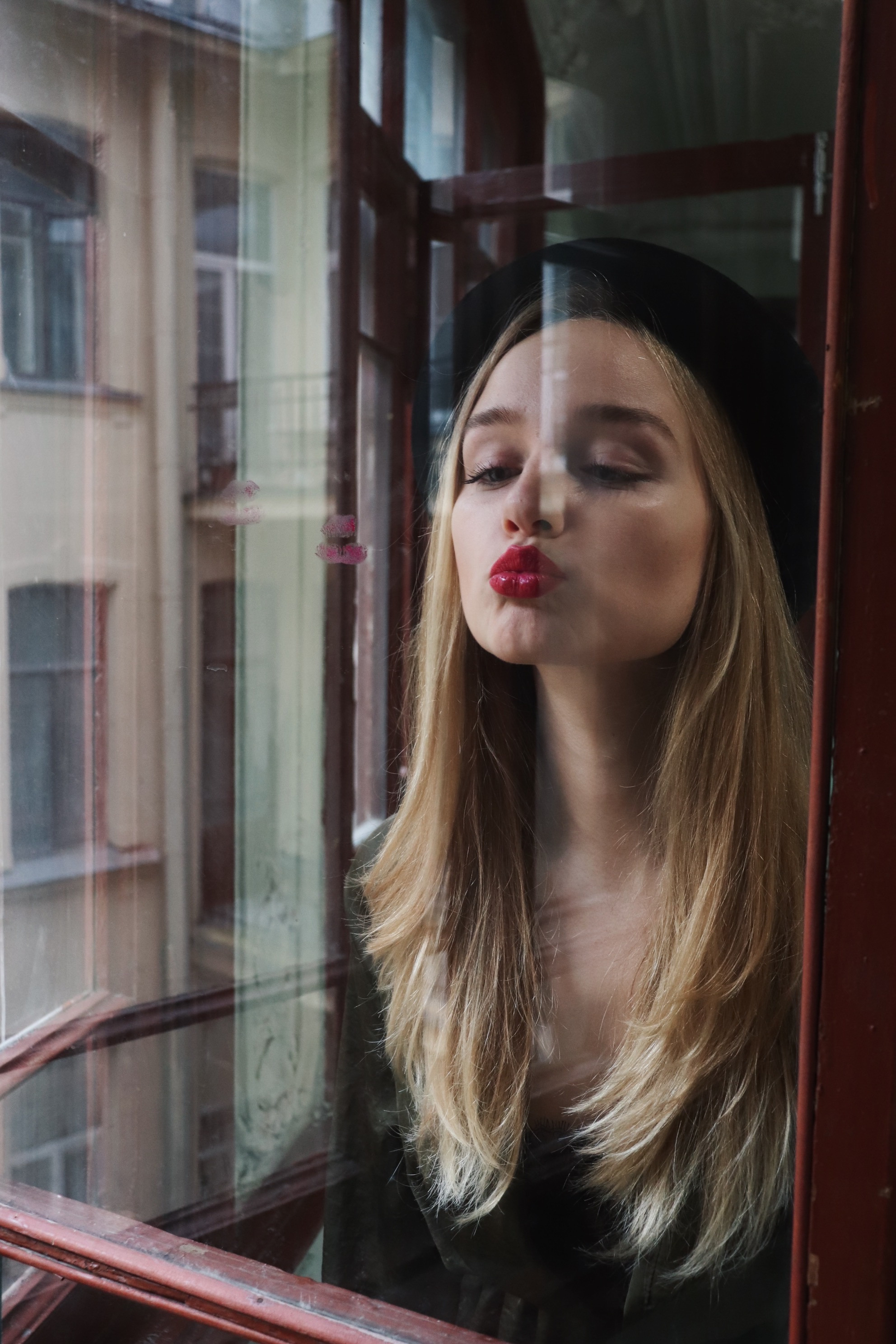 Портретная фотосессия. Обратная сторона фасада | фотограф СПб