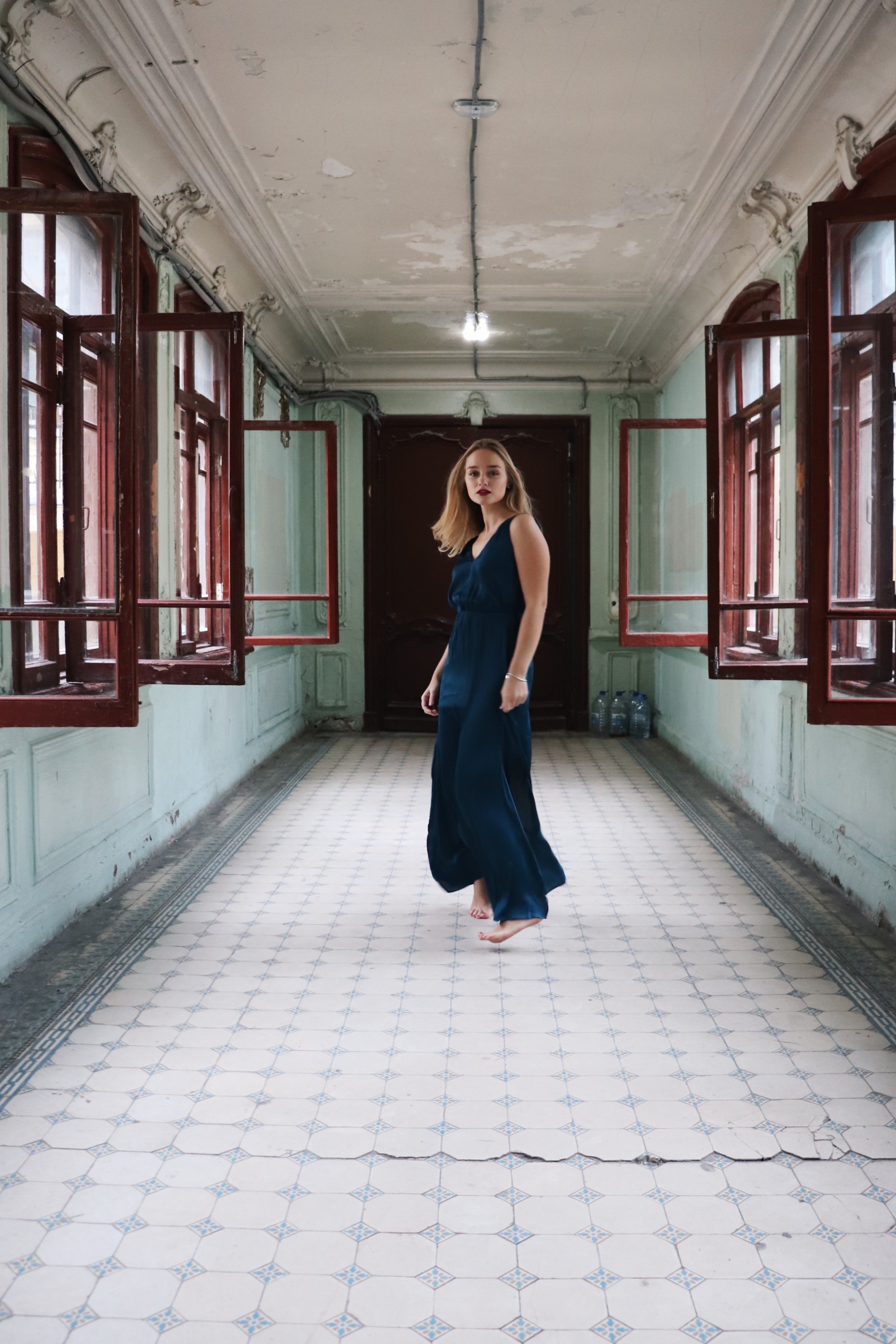 Портретная фотосессия. Обратная сторона фасада | фотограф СПб