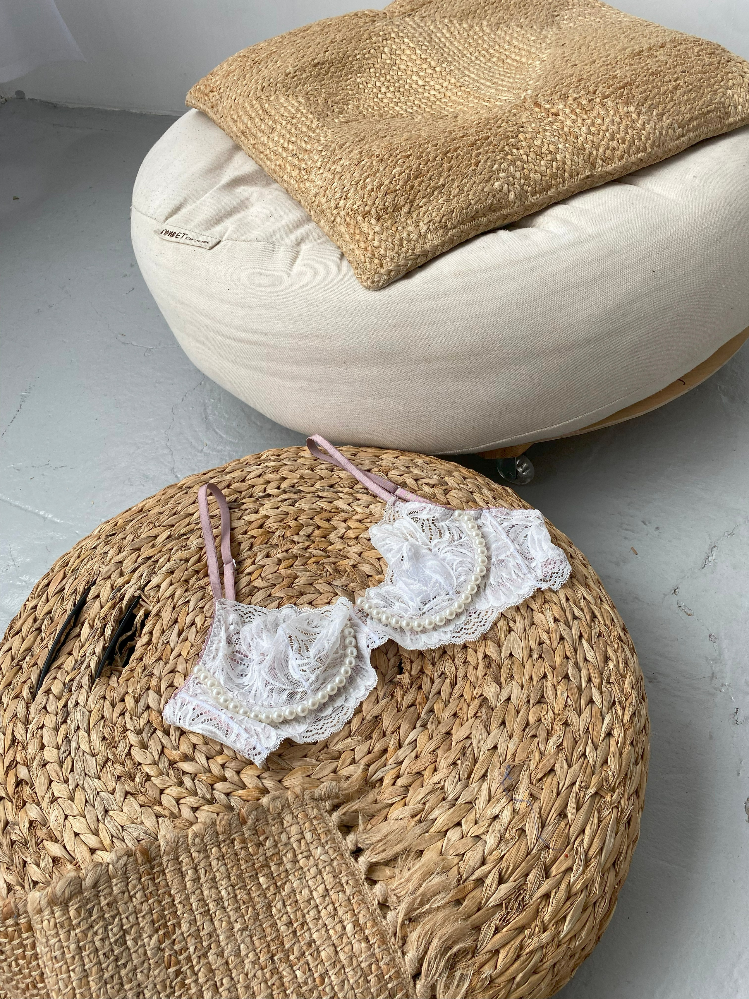 Бюстгальтеры. Эксклюзивное женское белье и корсеты