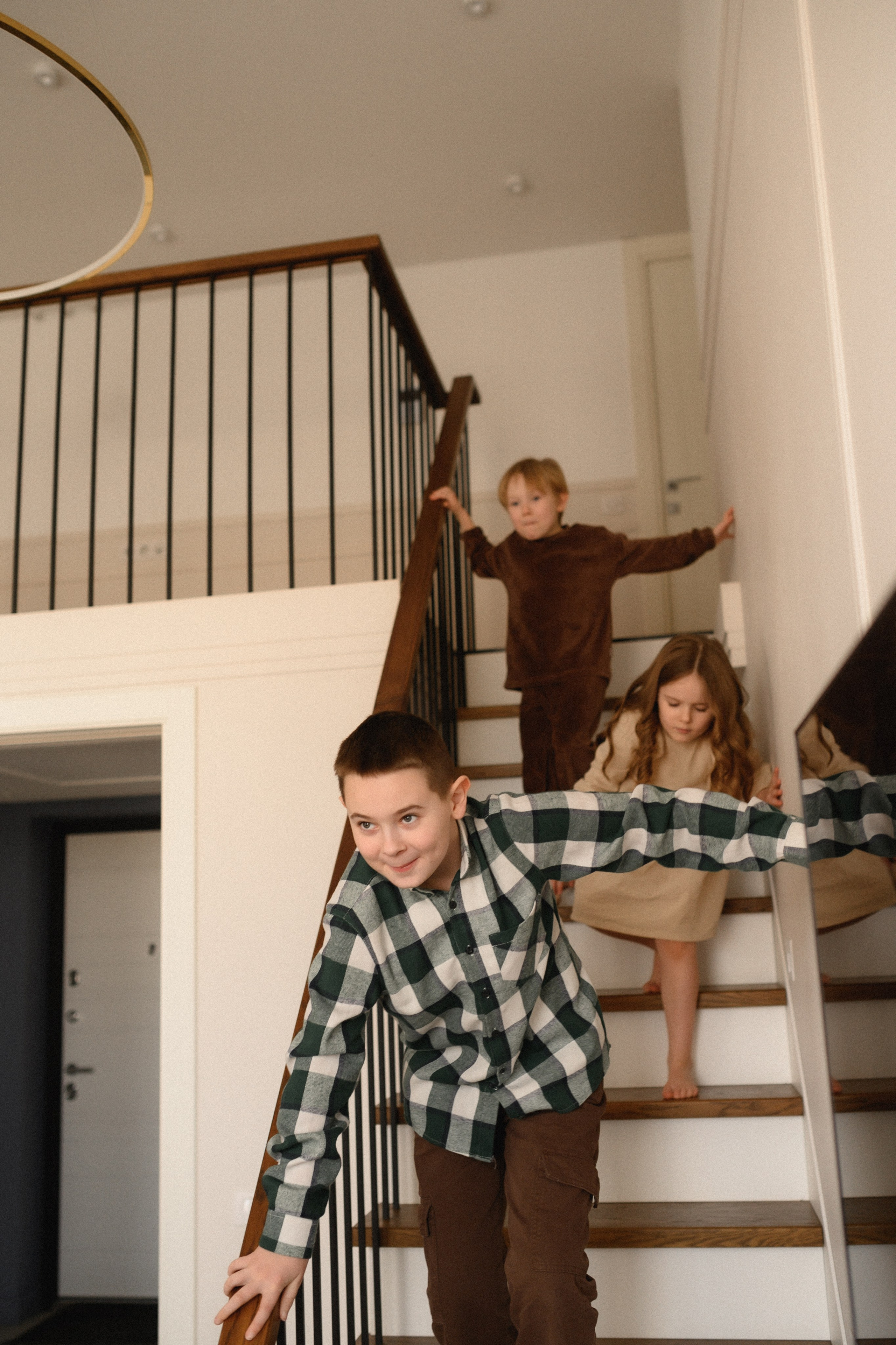 Валентин, Ирина, Евсей, Кира и Агата дома. Семейный и свадебный lifestyle-фотограф в Москве Мария Петрова