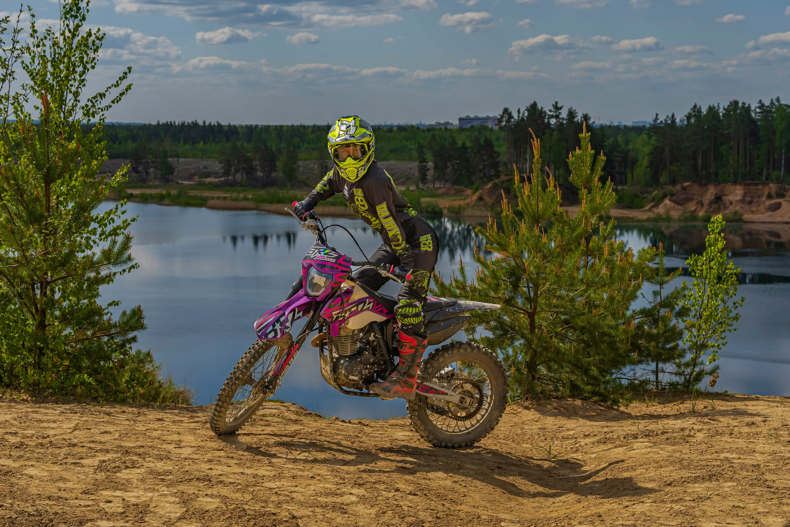 Катя Ли. Графический дизайнер Илья Левченко