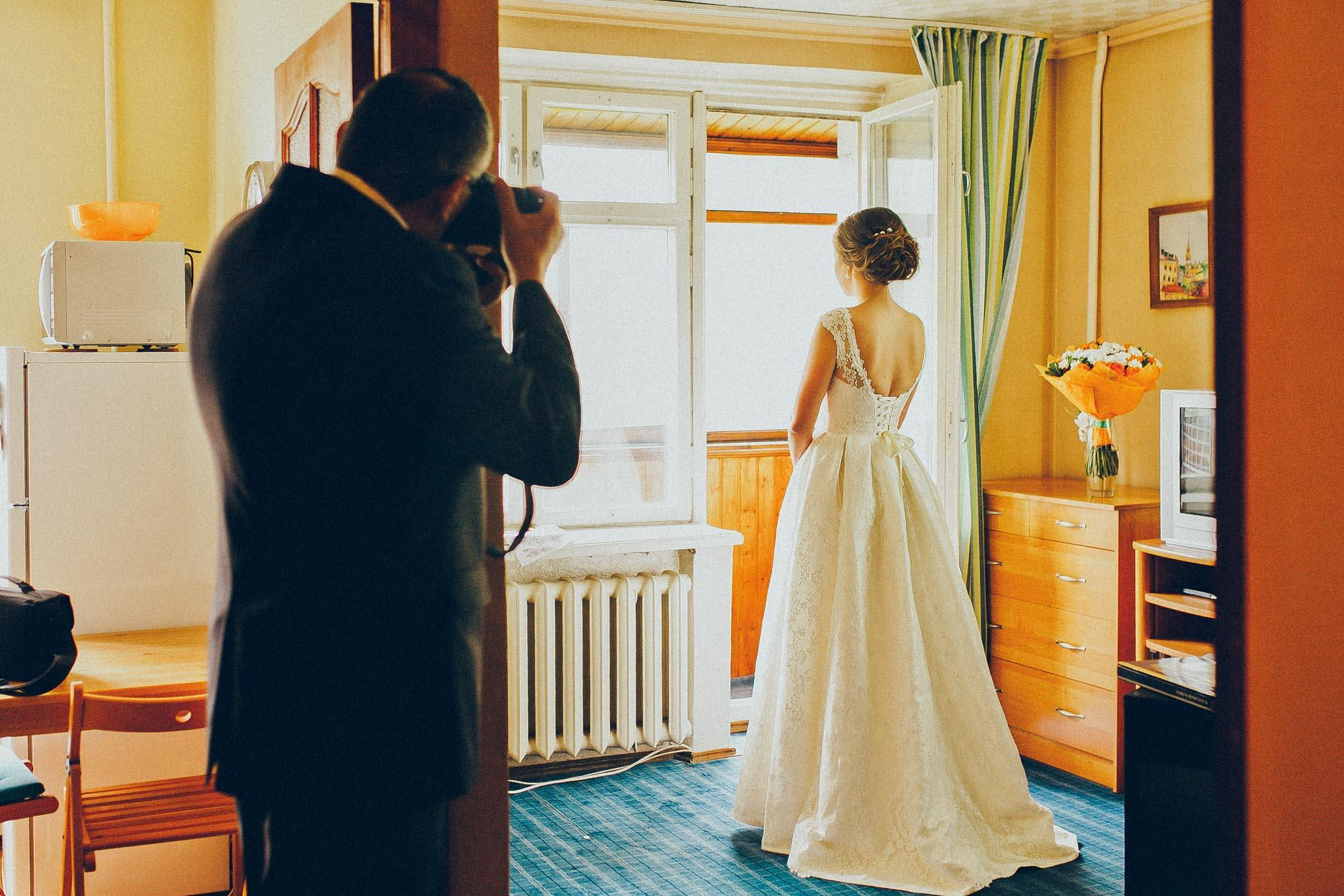 Свадьба Кати и Димы. Домашние сборы и прогулка в Мещерском парке. Фотограф в Москве (готова приехать к вам в город)