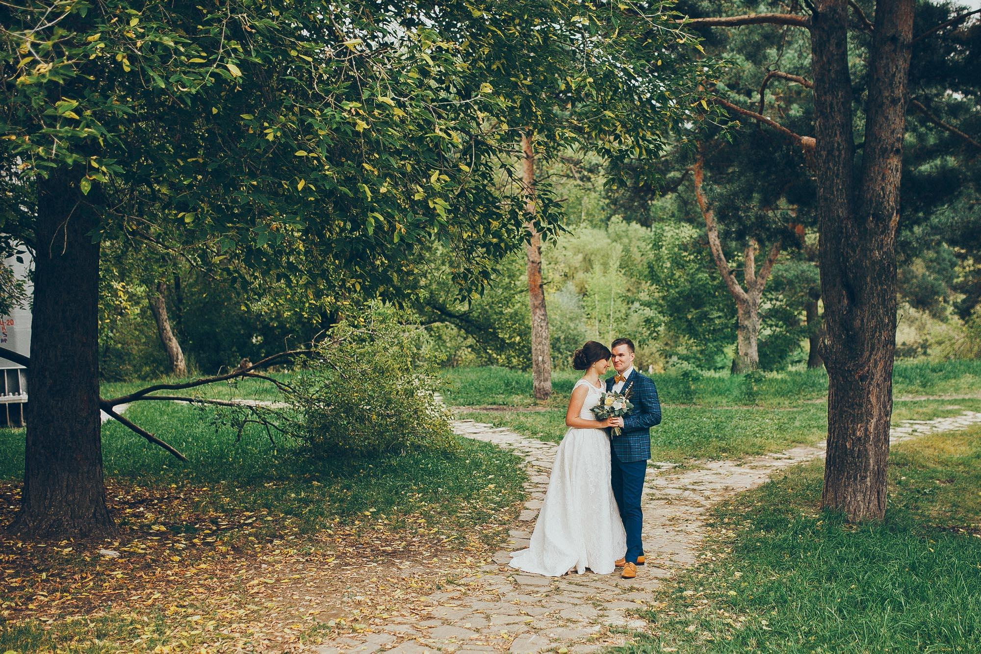 Свадьба Кати и Димы. Домашние сборы и прогулка в Мещерском парке. Фотограф в Москве (готова приехать к вам в город)