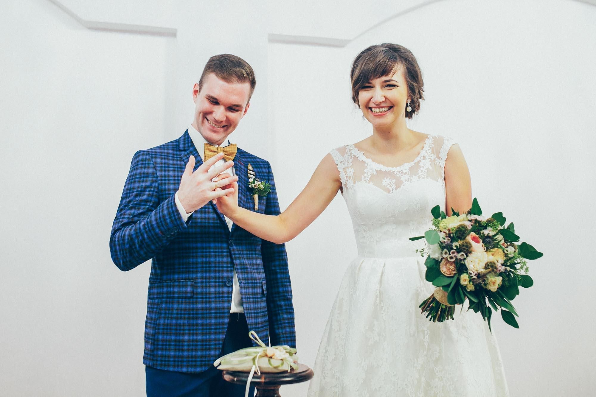 Свадьба Кати и Димы. Домашние сборы и прогулка в Мещерском парке. Фотограф в Москве (готова приехать к вам в город)