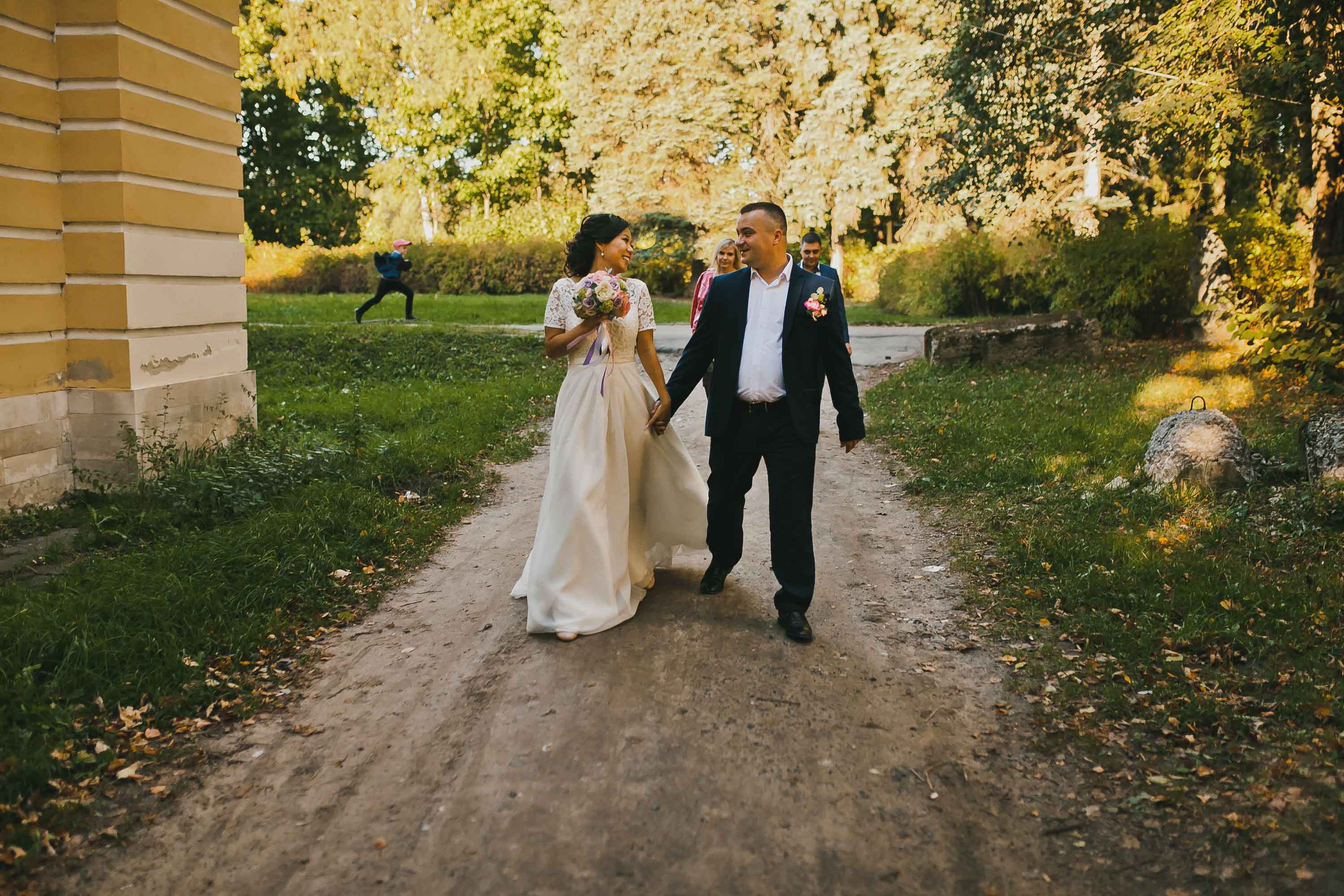 Прогулка в усадьбе Суханово после регистрации. Фотограф в Москве (готова приехать к вам в город)