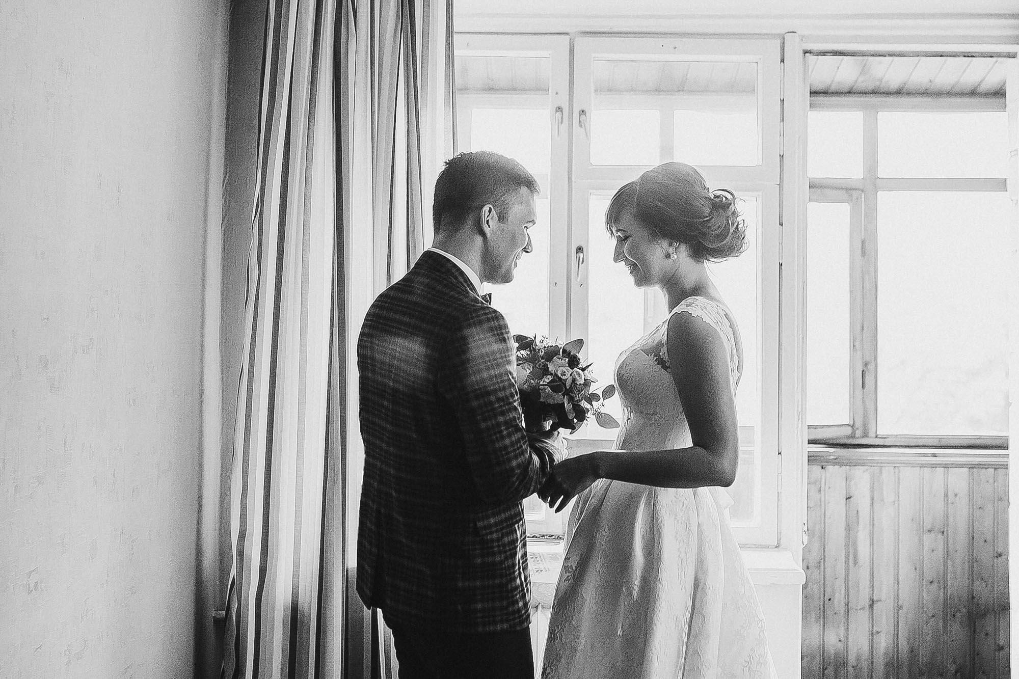 Свадьба Кати и Димы. Домашние сборы и прогулка в Мещерском парке. Фотограф в Москве (готова приехать к вам в город)