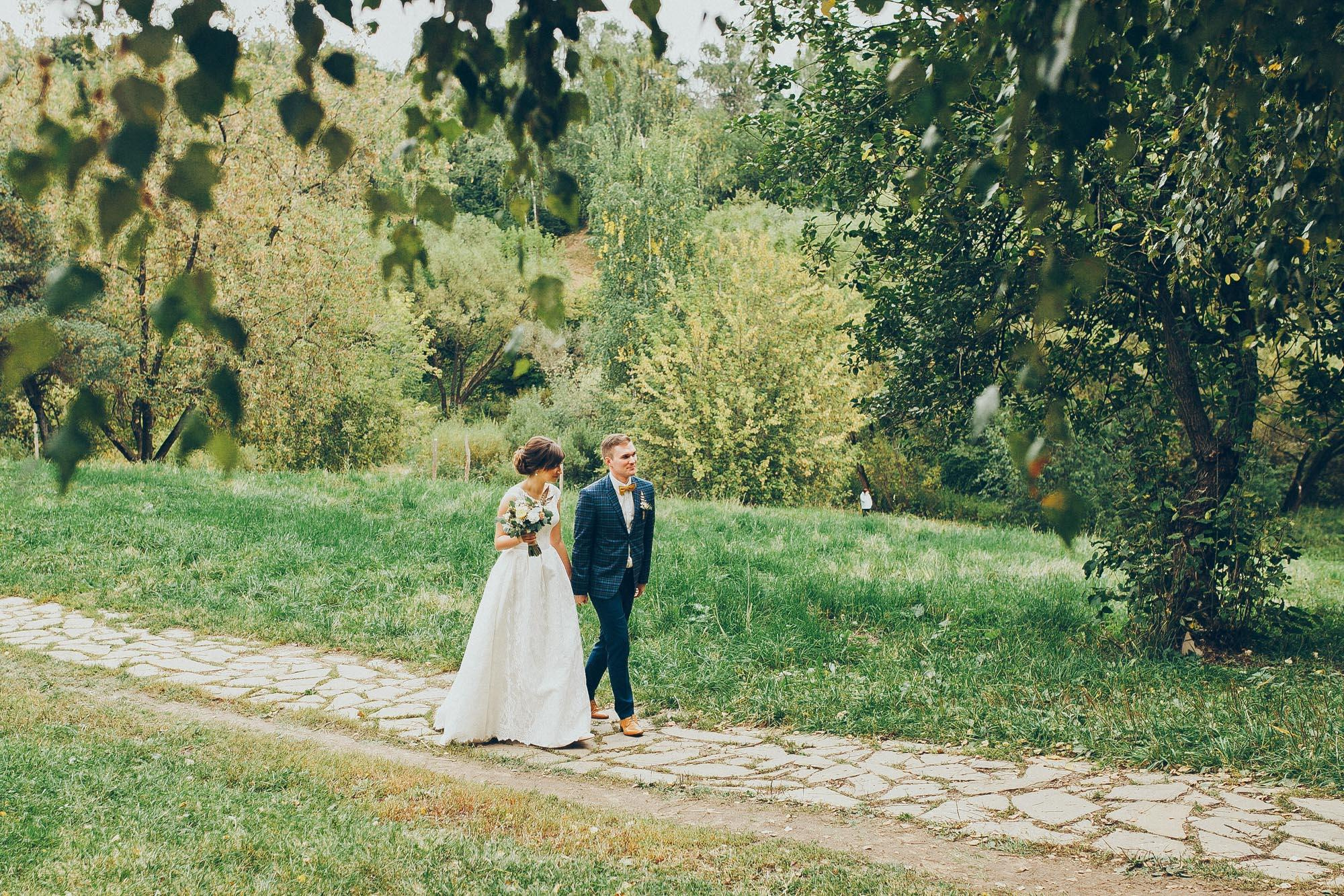 Свадьба Кати и Димы. Домашние сборы и прогулка в Мещерском парке. Фотограф в Москве (готова приехать к вам в город)