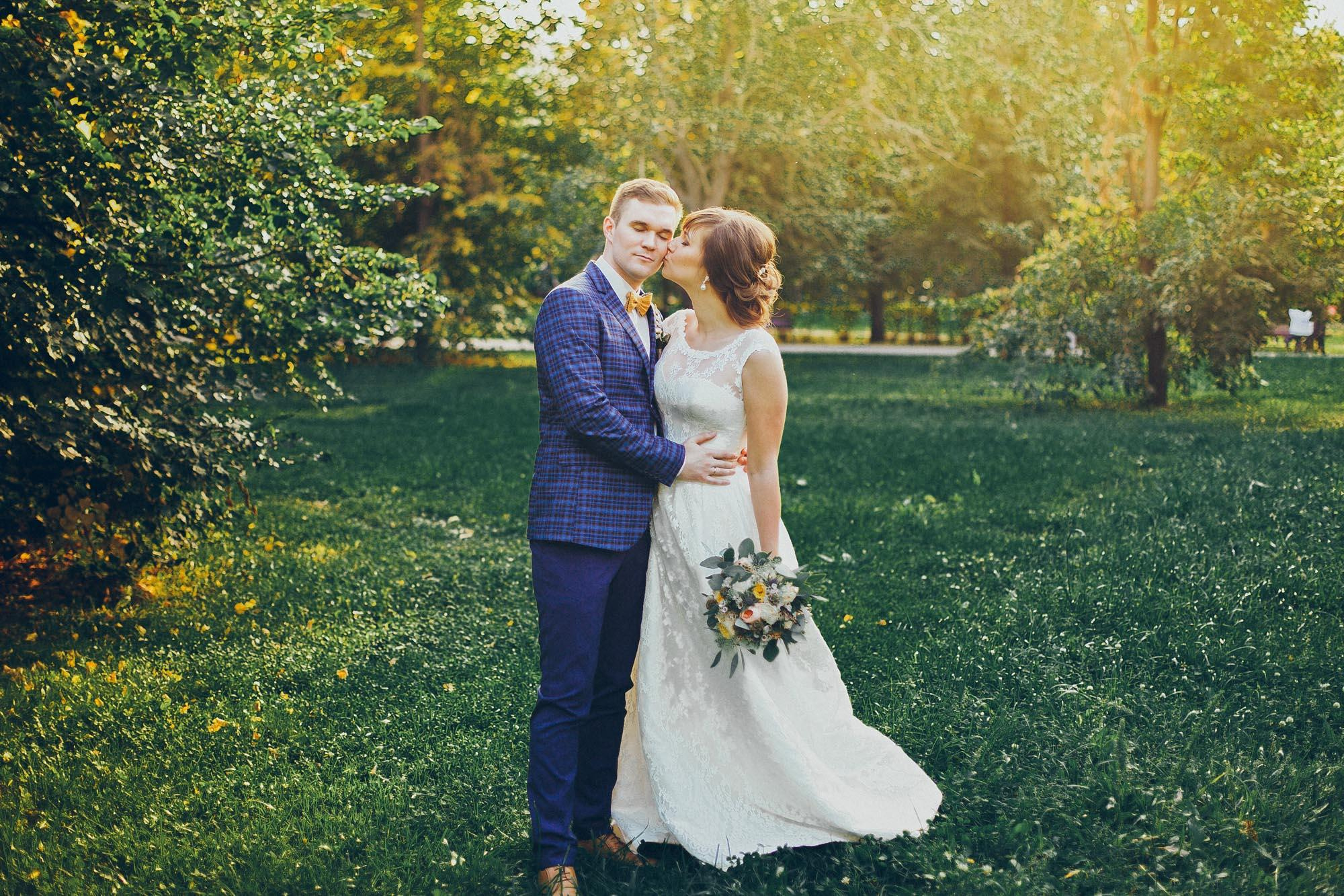 Свадьба Кати и Димы. Домашние сборы и прогулка в Мещерском парке. Фотограф в Москве (готова приехать к вам в город)