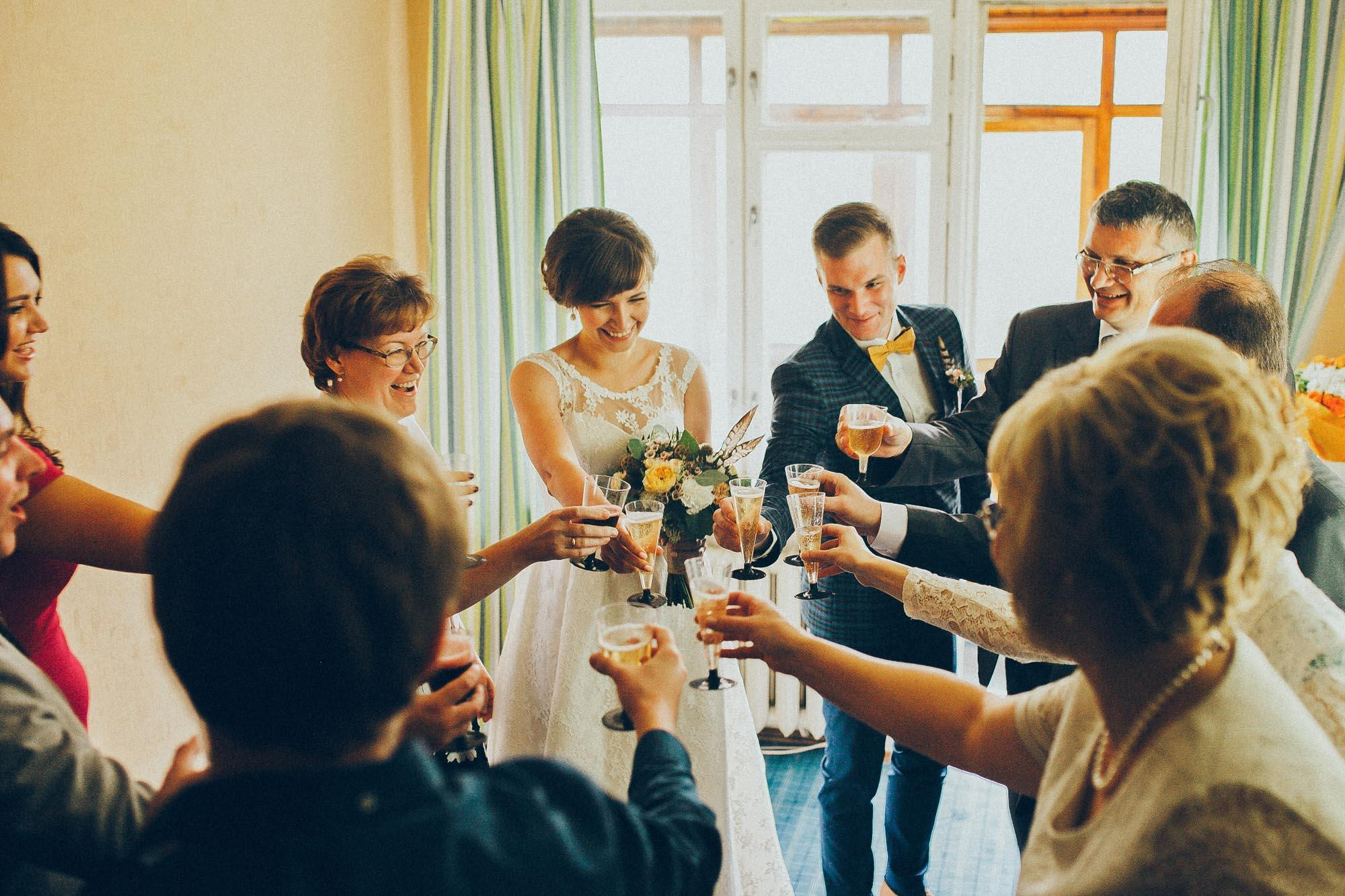 Свадьба Кати и Димы. Домашние сборы и прогулка в Мещерском парке. Фотограф в Москве (готова приехать к вам в город)