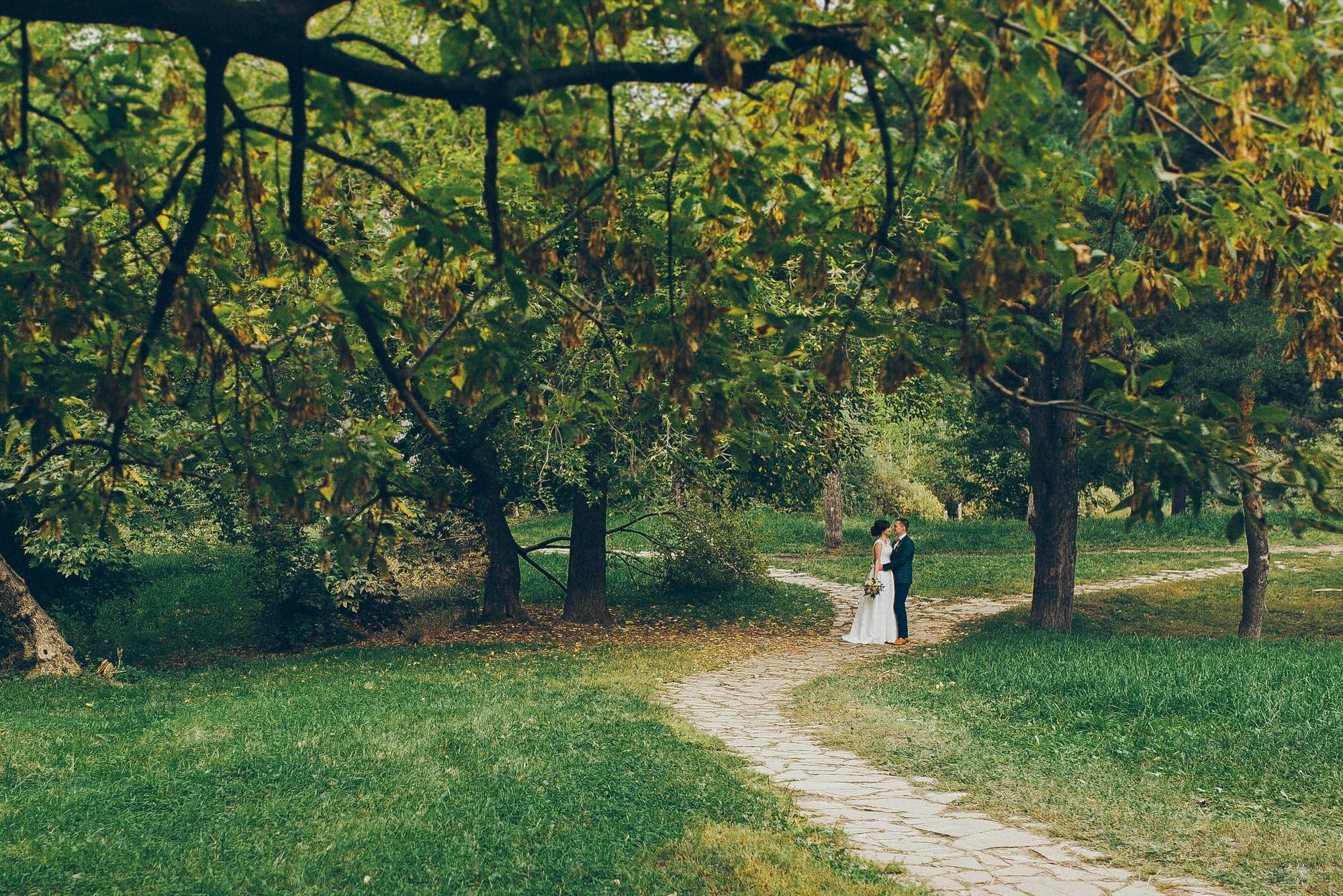 Свадьба Кати и Димы. Домашние сборы и прогулка в Мещерском парке. Фотограф в Москве (готова приехать к вам в город)