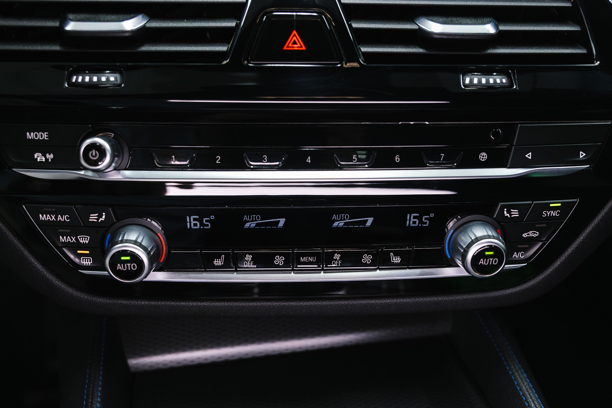 BMW 5 серия 2.0 AT, 2021, 136 265 км BMW 5 серия 2.0 AT, 2021, 136 265 км 3 800 000 ₽ X-TRADE. Автосалон «Х-Авто»