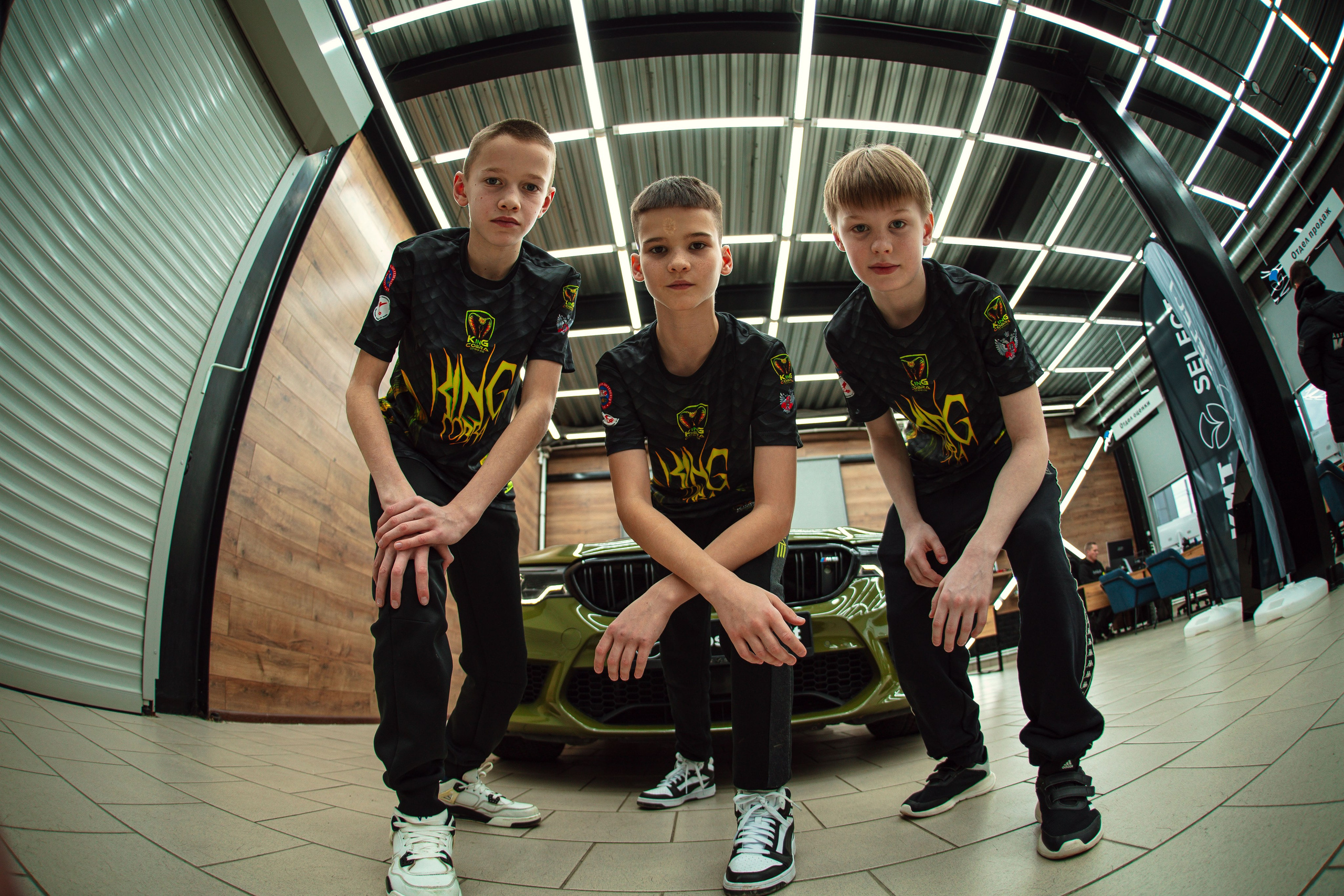 Автосалон КИТ и спортивная команда KINGCobra фотосессия. Бизнес фотограф Ижевск — Назаров Роман