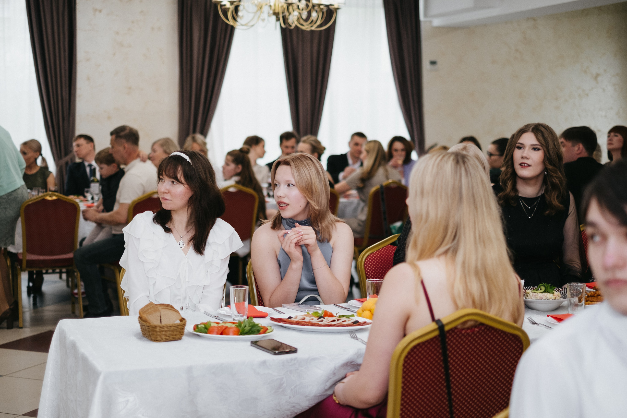 Выпускной 11 класс школы № 30. Свадебный и репортажной фотограф Денис Ожигин в Краснодаре и Краснодарском крае
