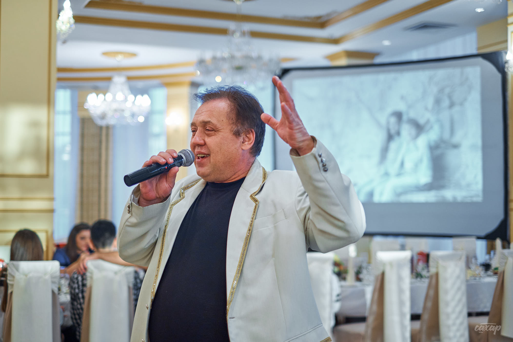 День рождение Сергея и Галины. Фотограф на банкет в Екатеринбурге Юра. Профессиональный фотограф в Екатеринбурге Юра Сахар