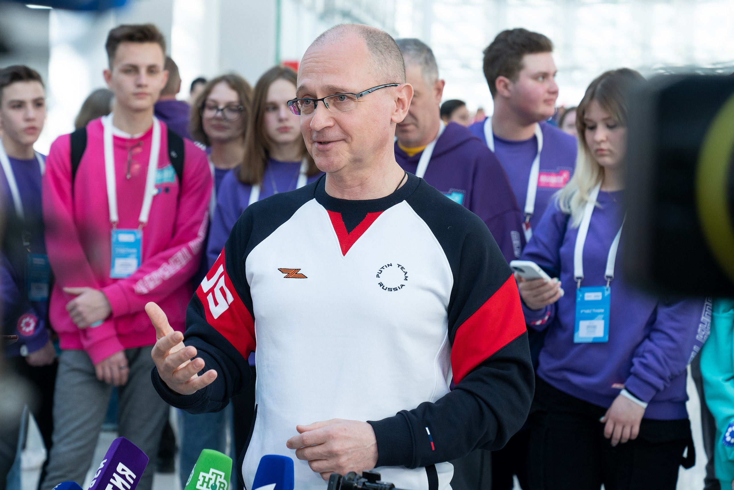 Репортажный фотограф в Сочи — профессиональная съёмка событий и мероприятий. Профессиональная фотосъемка в Сочи: репортаж, предметная, ювелирная фотосъемка, недвижимость, фуд-фотография. Фотограф Александр Афанасьев