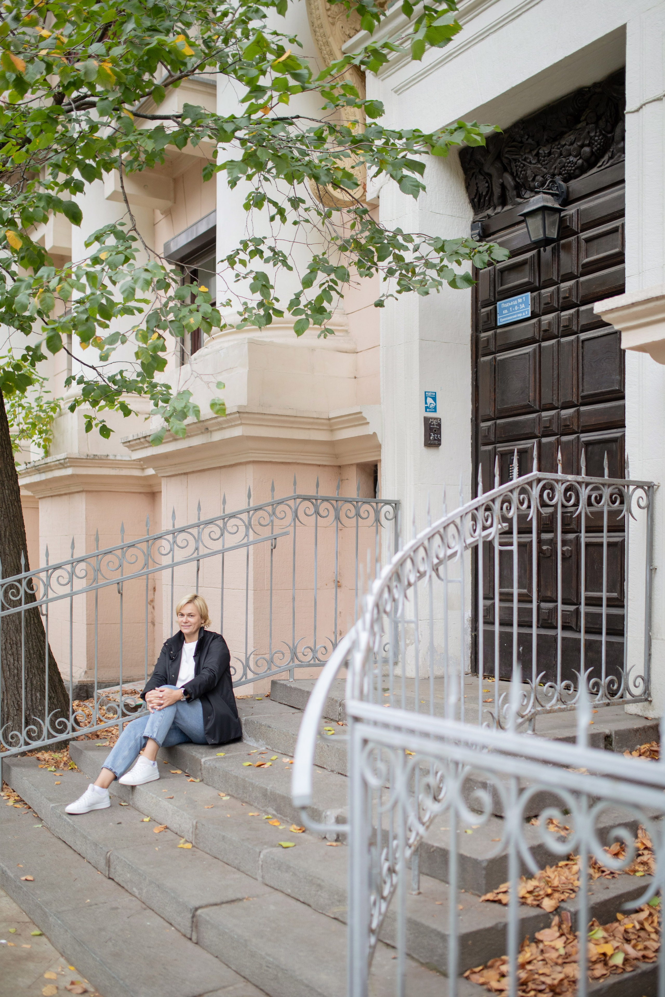 В городской локации. Алёна Орлова Портретный фотограф Москва