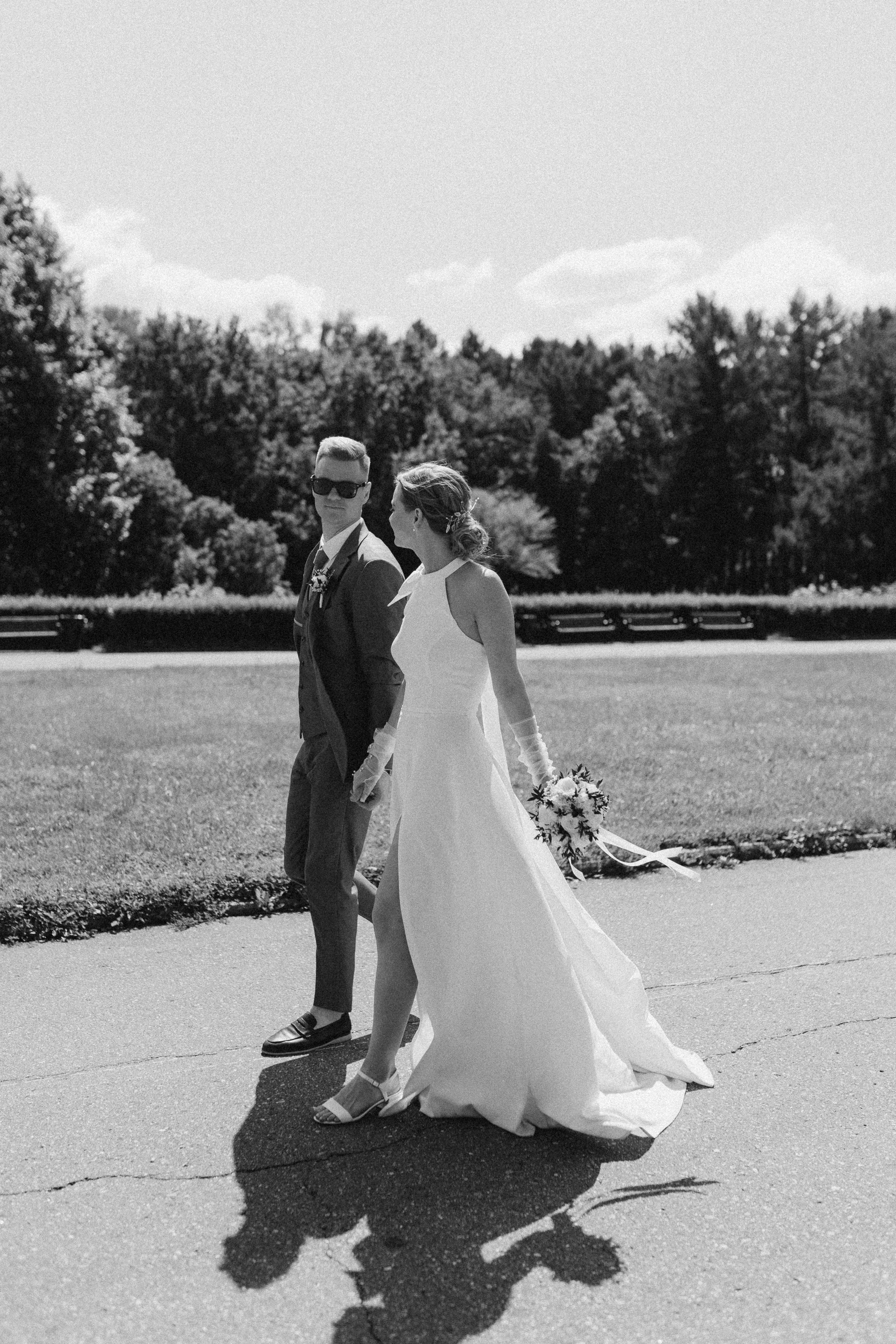 Свадебная фотосессия в Главном Ботаническом саду и в оранжерее. Свадебный фотограф в Москве Мария Крош