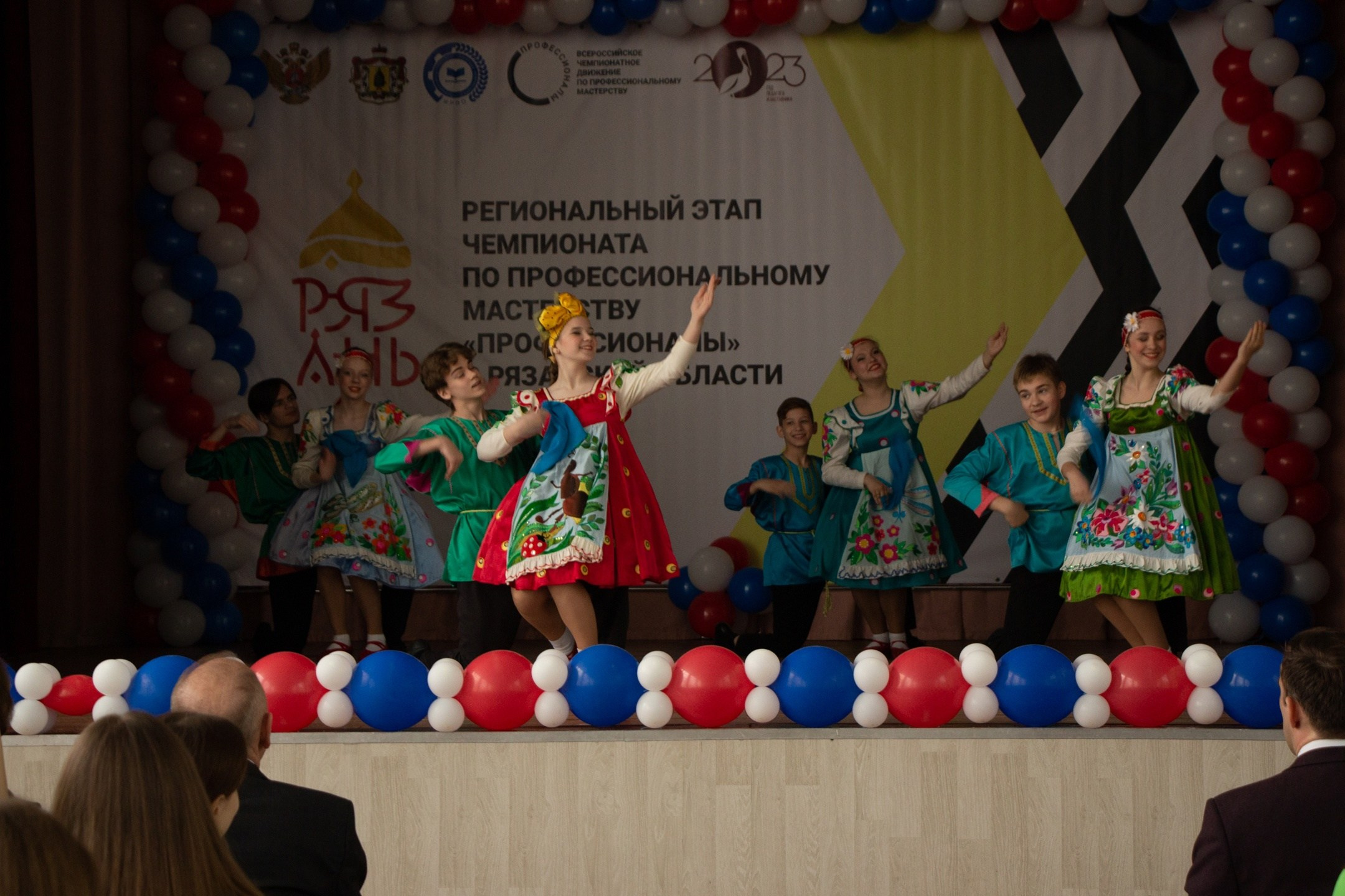 Торжественное закрытие «Профессионалы» 2023. Design by — фото, обучение, портфолио. Фотограф Рязань